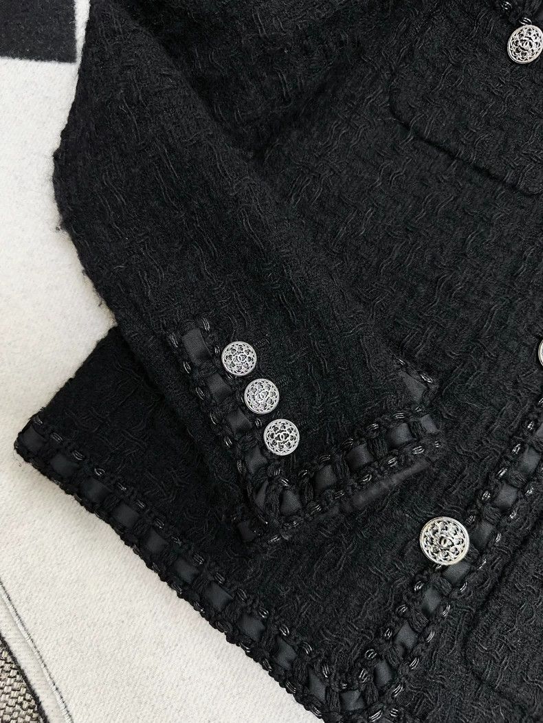 Chanel Chanel Rome series popular black braided round neck four-p Size XXS / US 00 / IT 34 - 3 Thumbnail