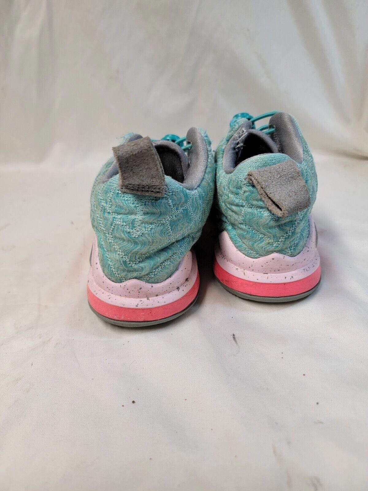 Nike Nike Lebron Youth Blue South Beach Size 1y BQ5595-444 Size US 4 / IT 34 - 3 Thumbnail