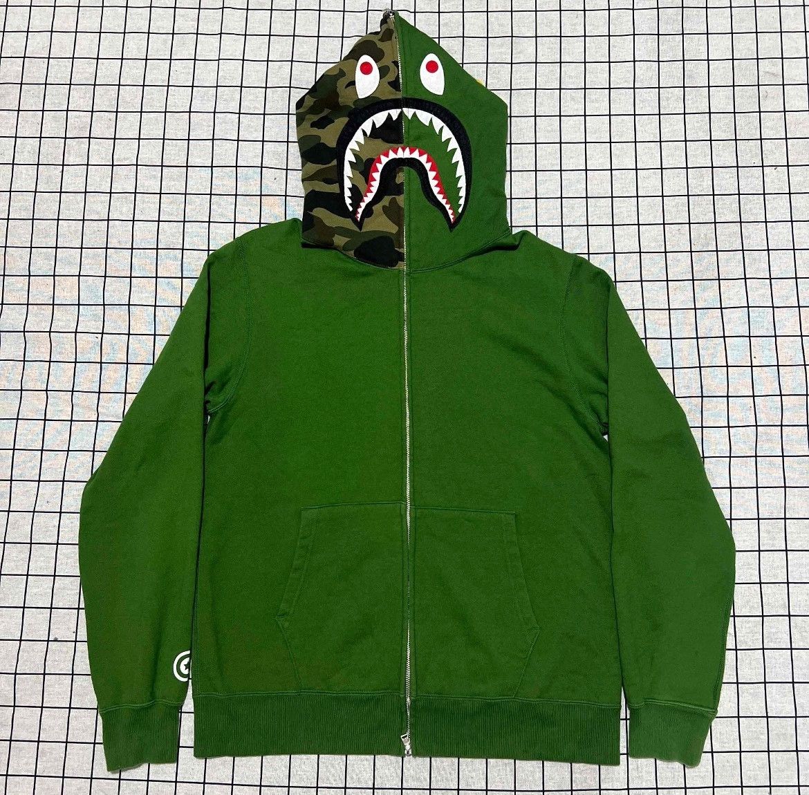 Bape Bape Shark Yellow Hoodie xl Men Size US XL / EU 56 / 4 - 1 Thumbnail