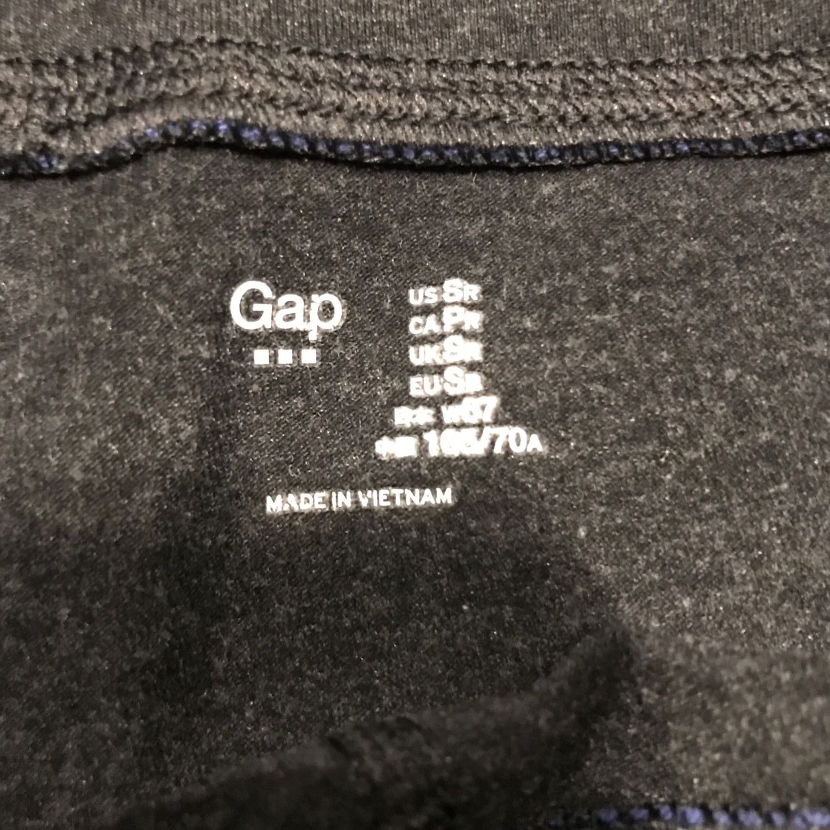 Gap gap fit capris womens S athletic stretch gray purple polyester blend b5 leggings capri workout cross training 16” inseam Size ONE SIZE - 2 Thumbnail