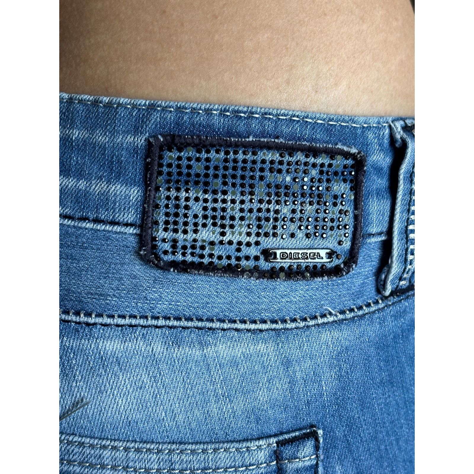 Diesel × Japanese Brand × Vintage Diesel Italy W32 Straight Fit Mid Rise Rhinestone Jeans Rare Size US 32 / EU 48 - 4 Thumbnail