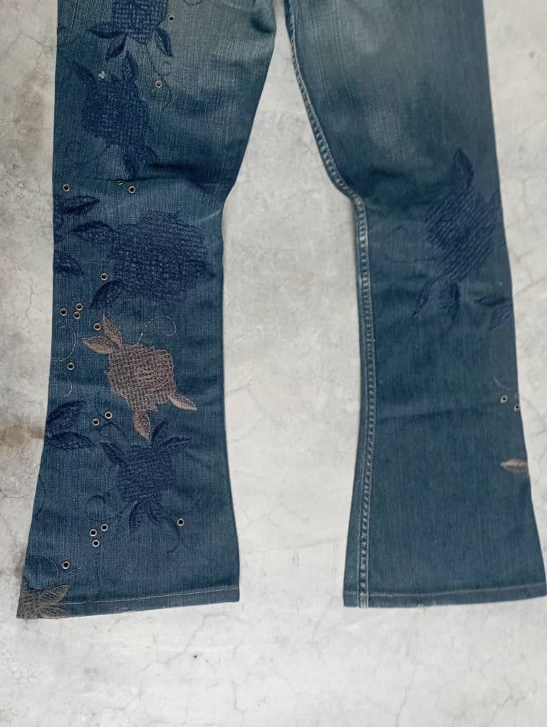 Tornado Mart Flare Jeans Made In USA Embroidered Earl Jean Bootcut Jeans Size US 27 - 7 Thumbnail