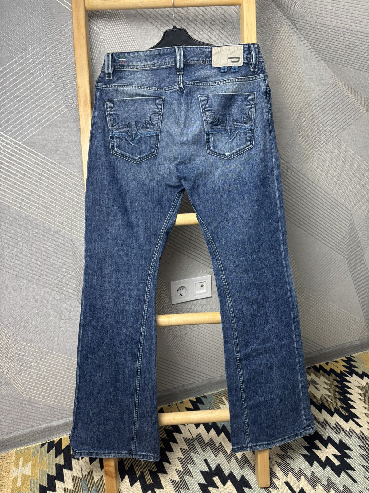 Designer × Diesel × Streetwear y2K diesel zathan bootcut low 