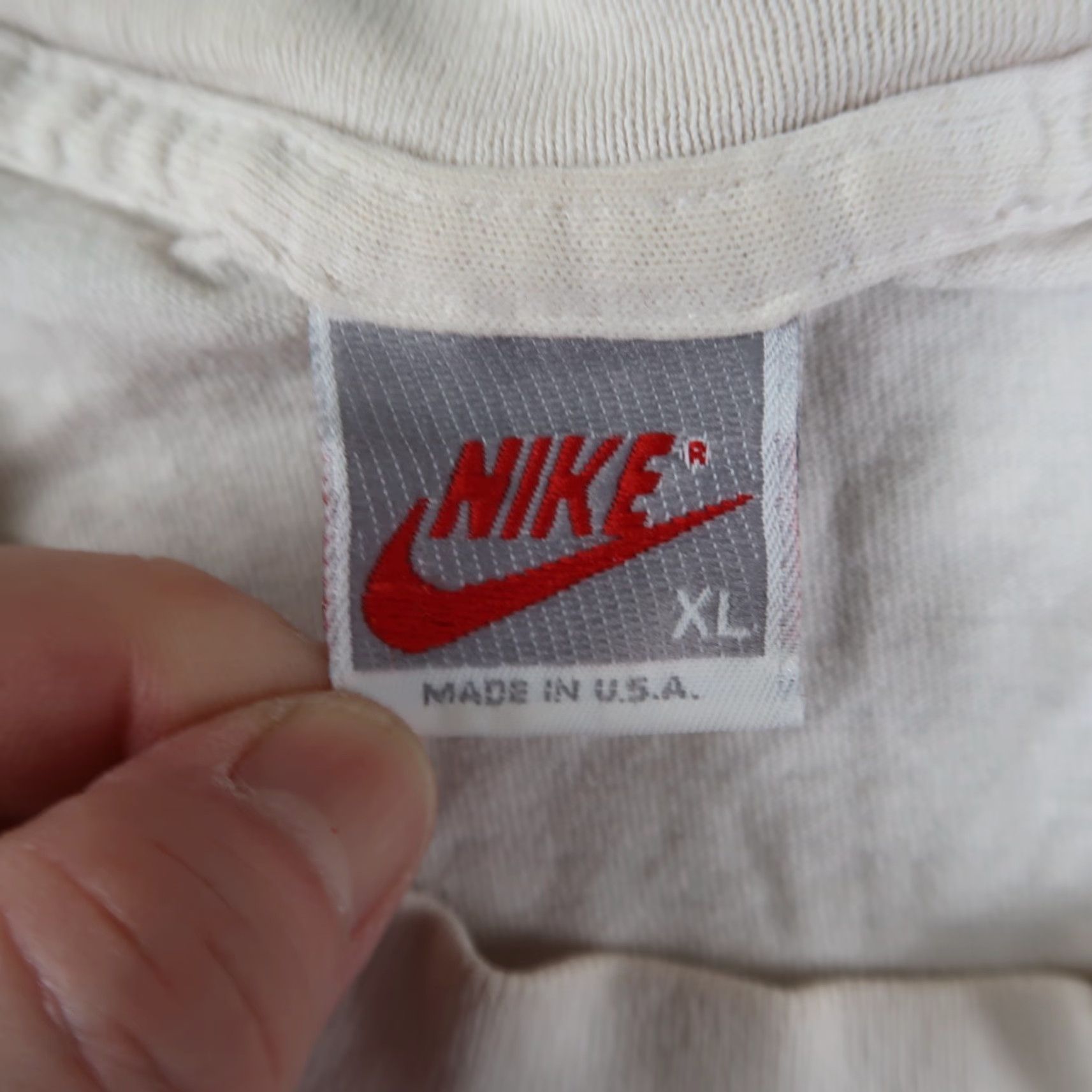 Nike Vintage Nike Just Do it T Shirt Size XL XLarge Made In USA Single Stitch 80s 90s White Mens Shirt Size US XL / EU 56 / 4 - 7 Thumbnail