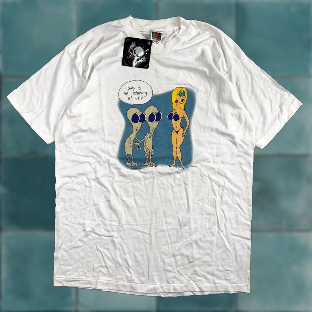 Fruit Of The Loom VINTAGE Jim Benton Alien Bikini Shirt XL Short Sleeve White Cartoon Funny 70s 80s 90s Men Size US XL / EU 56 / 4 - 1 Thumbnail