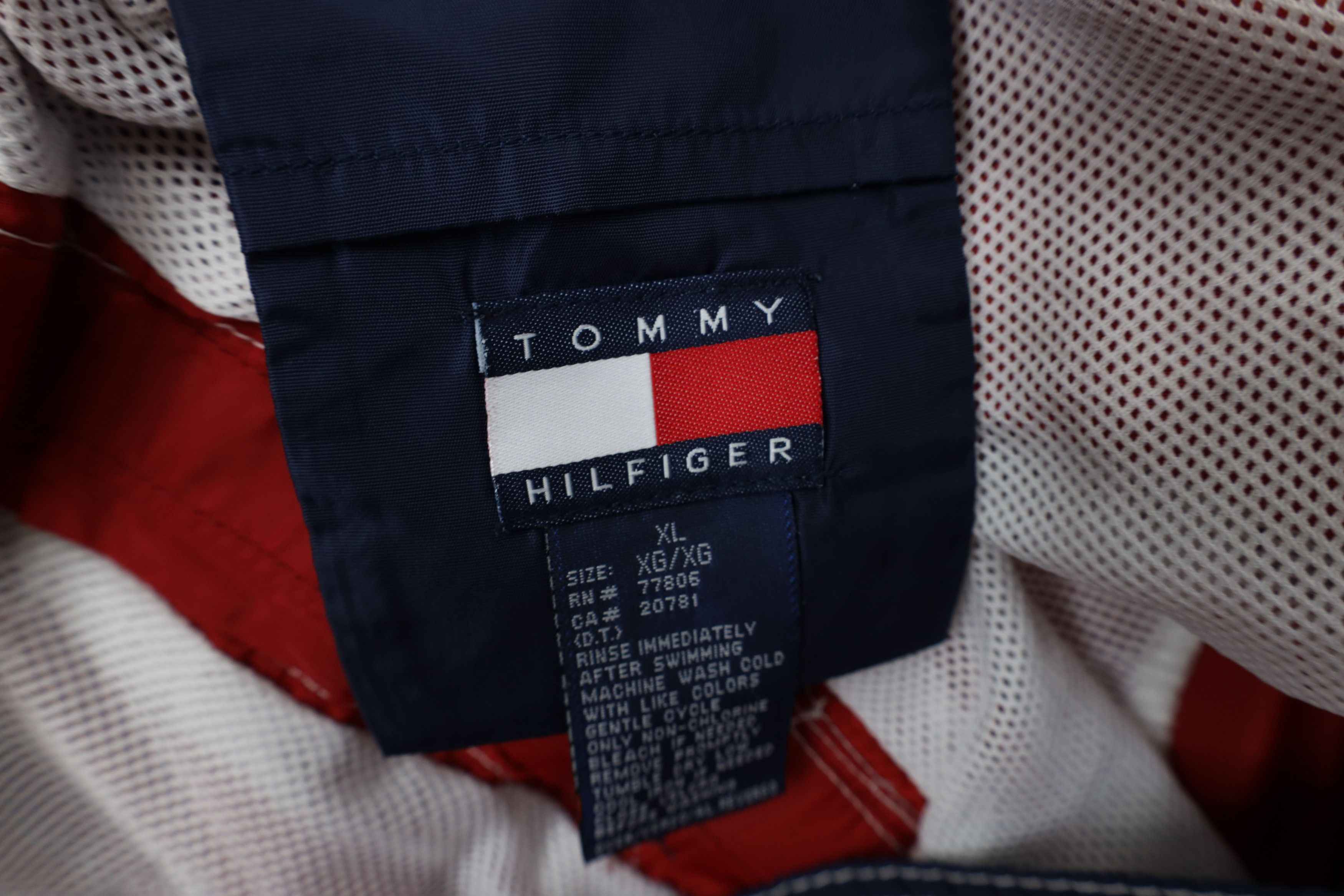 Tommy Hilfiger × Vintage Vintage 90s Tommy Hilfiger Above Knee Shorts Swim Trunks Size US 36 / EU 52 - 8 Thumbnail