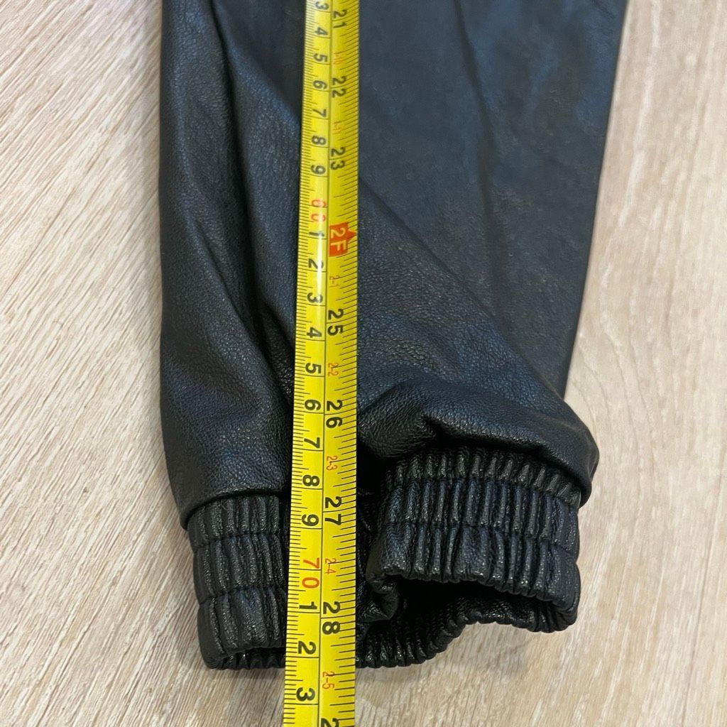 Spanx SPANX Black Faux Leather Joggers Lined Slimming Pants Women’s Small Size 27" / US 4 / IT 40 - 5 Thumbnail