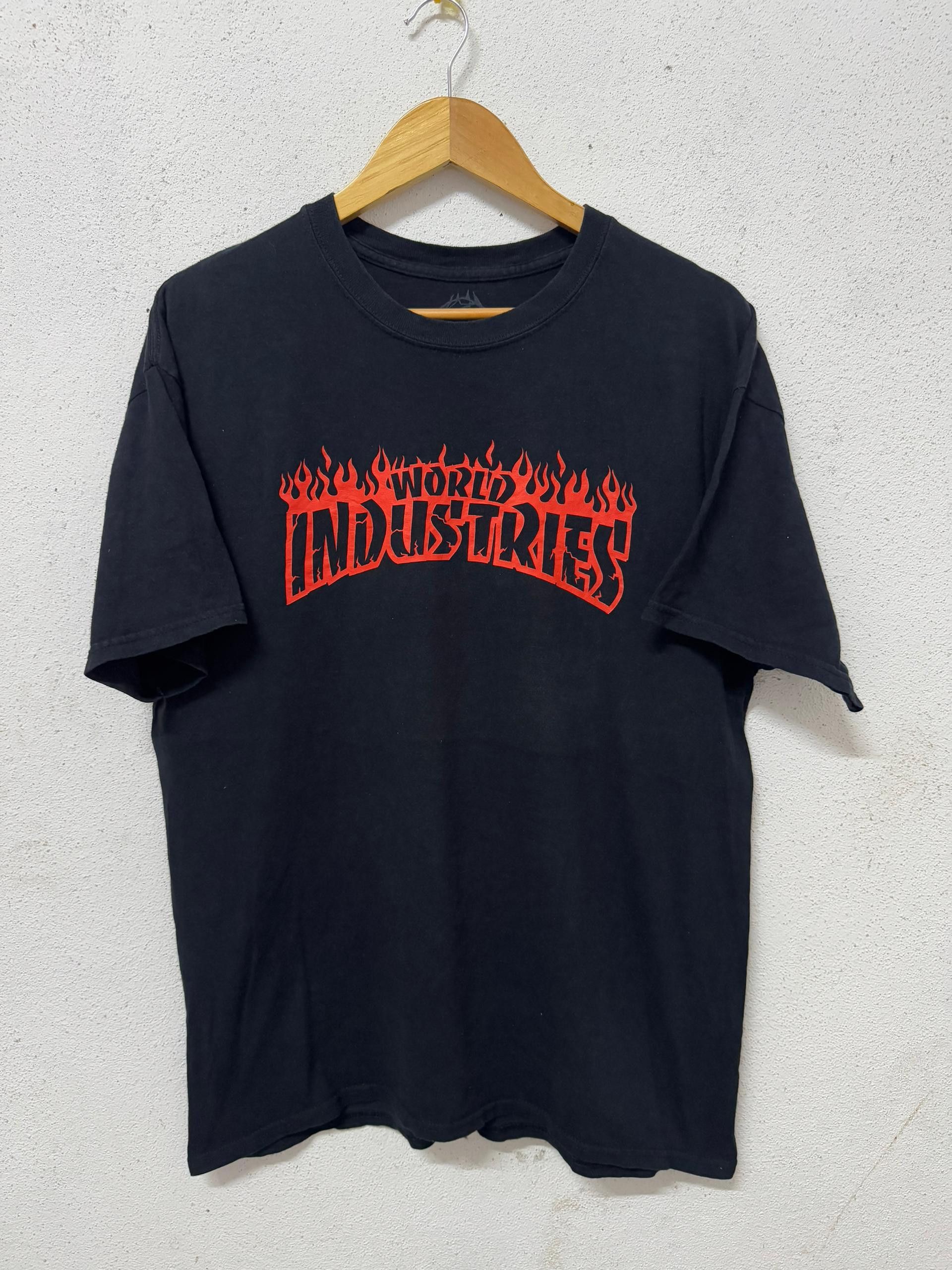 Welcome Skateboards World industries fire design tshirt Size US L / EU 52-54 / 3 - 1 Thumbnail