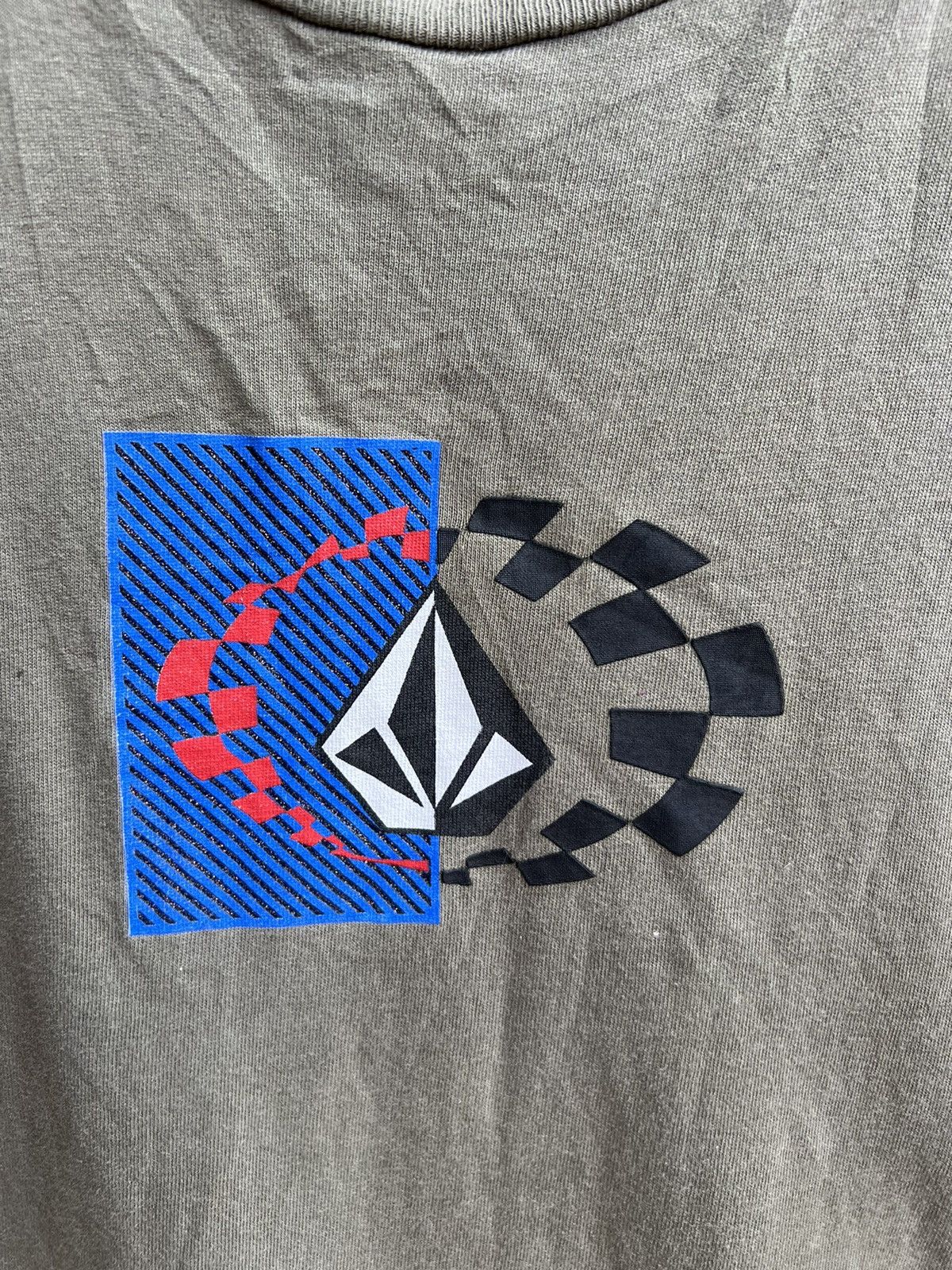 Vintage 90s Volcom Stone YouthAgainstEstablisment Sun Fade t shirt Size US L / EU 52-54 / 3 - 7 Thumbnail