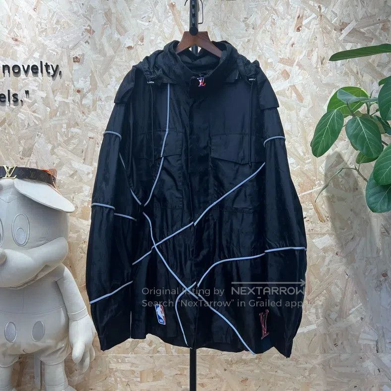 Louis Vuitton Louis Vuitton Black dark print trench coat Size US L / EU 52-54 / 3 - 1 Thumbnail