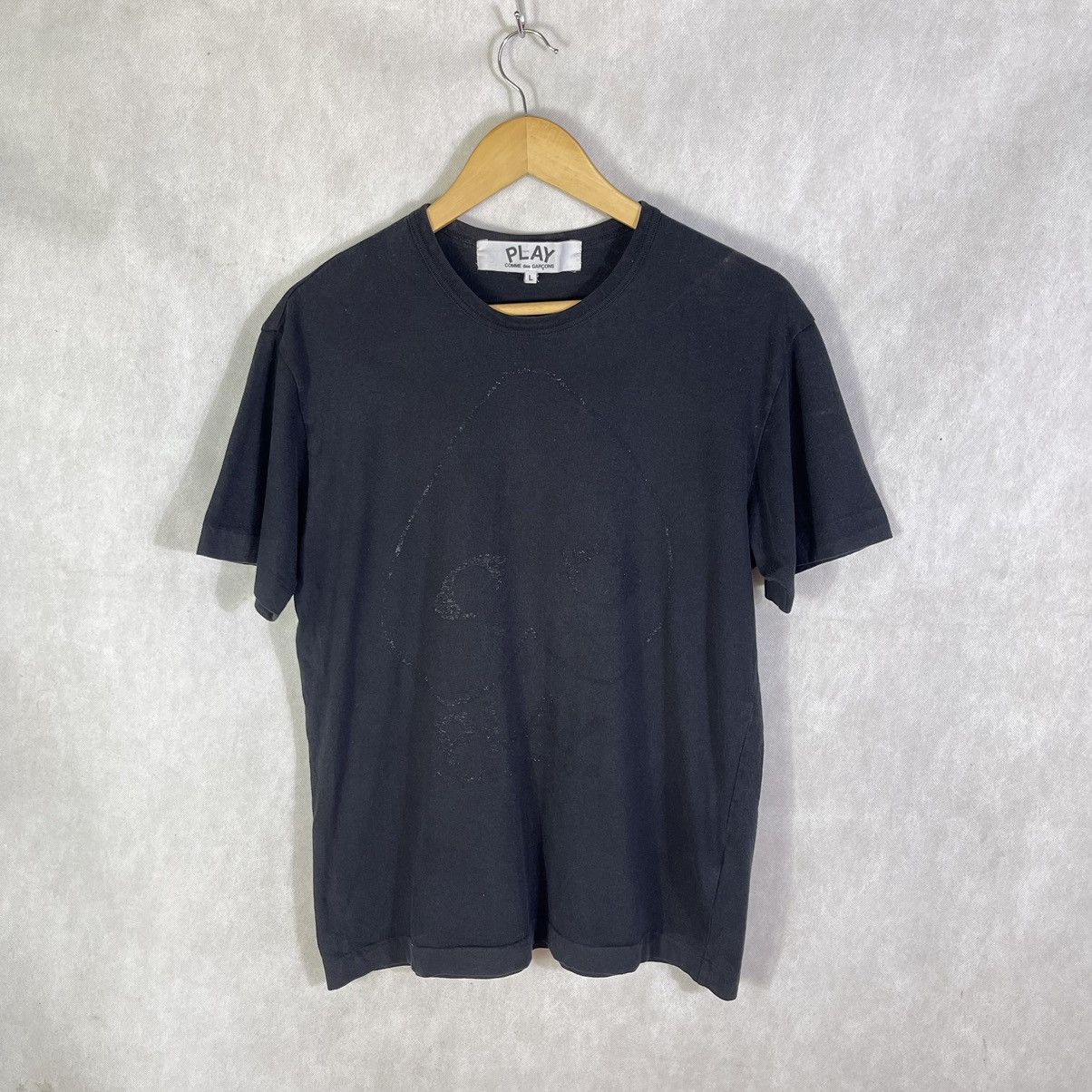 Comme des Garcons × Comme des Garcons PLAY Fades! Comme Des Garcons Play Upside Logo Fade Out Tee Size US L / EU 52-54 / 3 - 2 Thumbnail