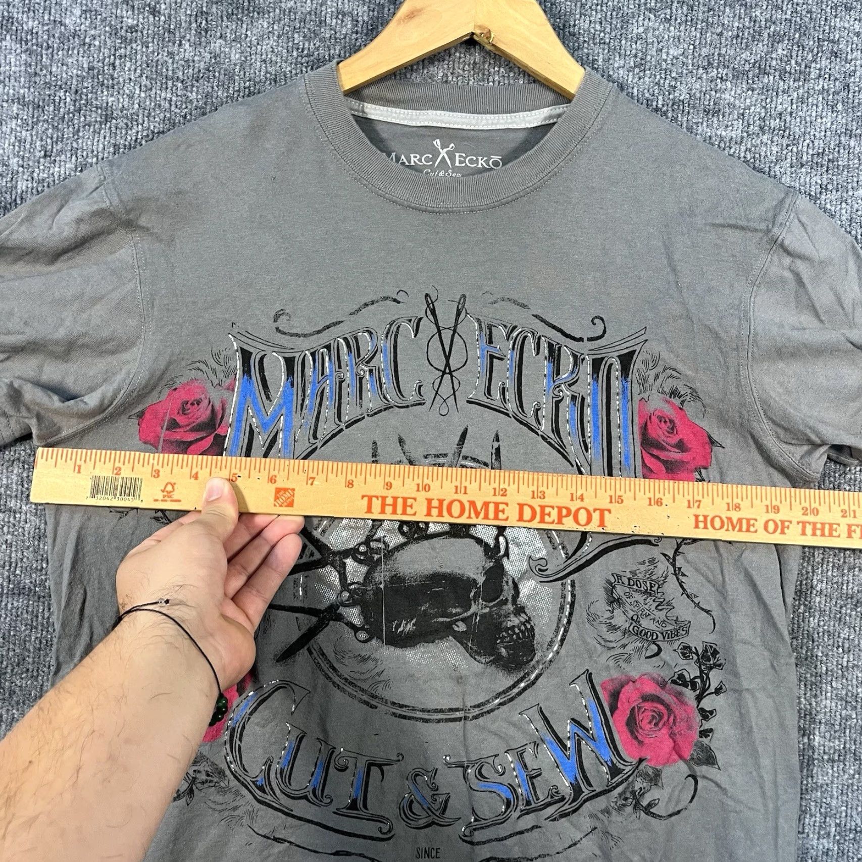 Vintage VINTAGE Marc Ecko Skull Rose Graphic T-shirt Mens M Short Sleeve Crew Neck Gray Cotton Regular All Seasons 2000s Size US M / EU 48-50 / 2 - 3 Thumbnail