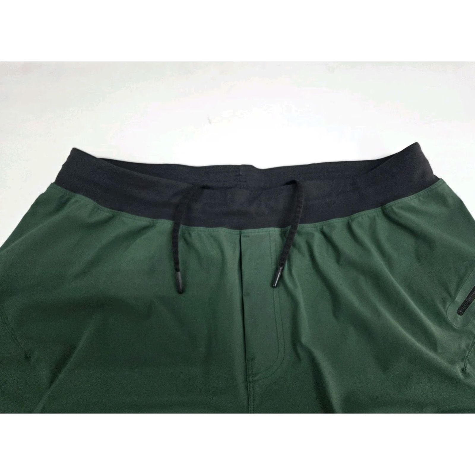 Lululemon Lululemon Men’s Active Green/ Black Shorts Drawstring Side Zip 32 L 10in Inseam Athletic Moisture Wicking Quick Dry Breathable Easy Care Comfort Size US 33 - 3 Thumbnail