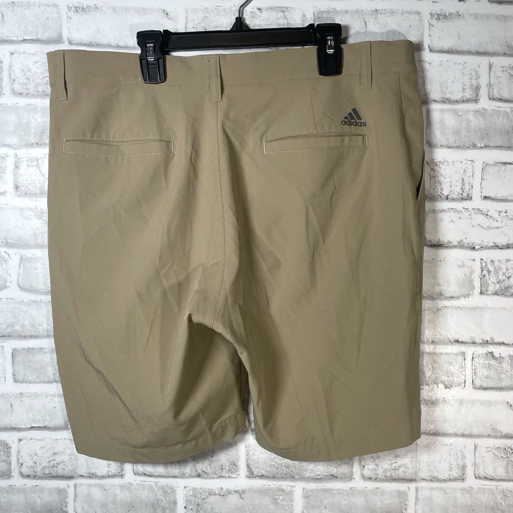 Adidas VINTAGE Adidas Golf Shorts Mens Size 33 Beige Regular Fit Size US 33 - 4 Thumbnail