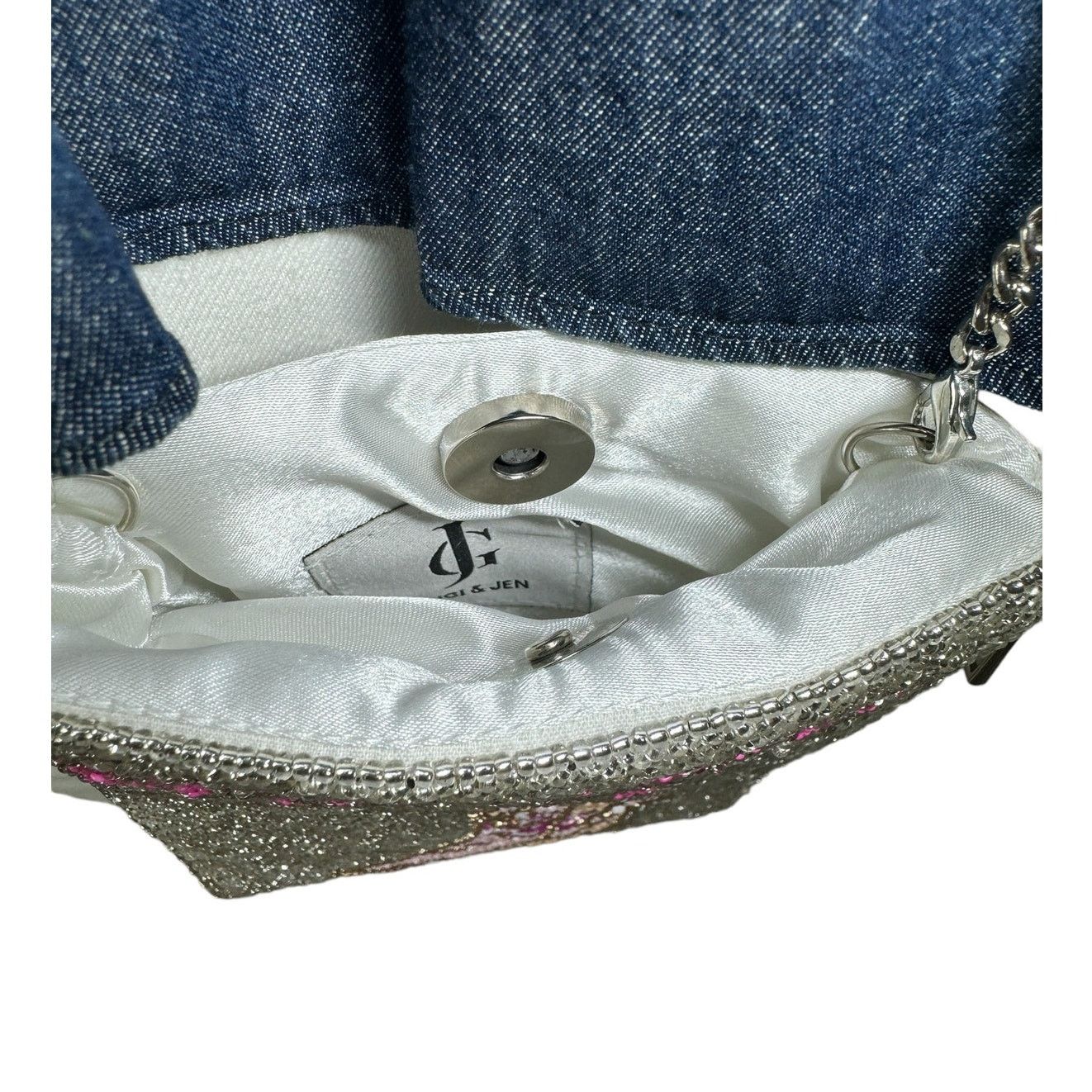 Handmade HOWDY YALL Cowboy Boots Seed Beaded Crossbody Bag Phone bag Size ONE SIZE - 3 Thumbnail