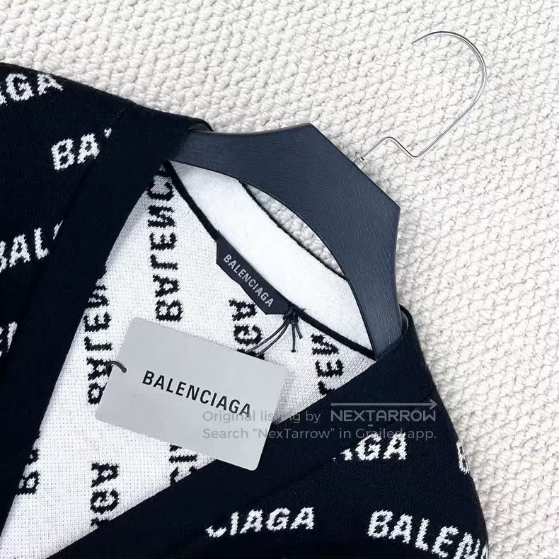 Balenciaga Balenciaga Black and white bulletproof print lettering log Size L / US 10 / IT 46 - 3 Thumbnail