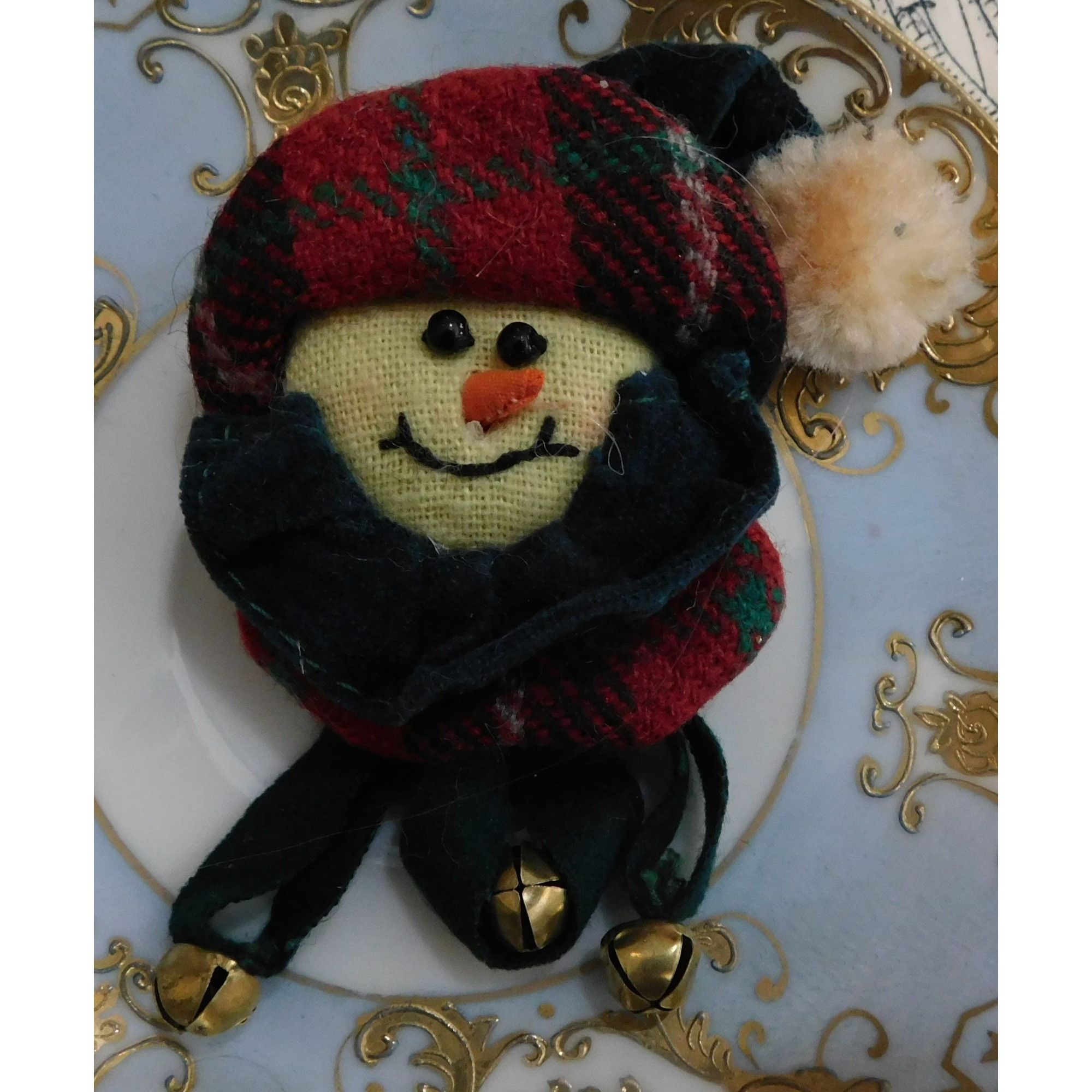 Other Vintage 90s Plush Snowman Brooch With Bell Accents Size ONE SIZE - 1 Thumbnail