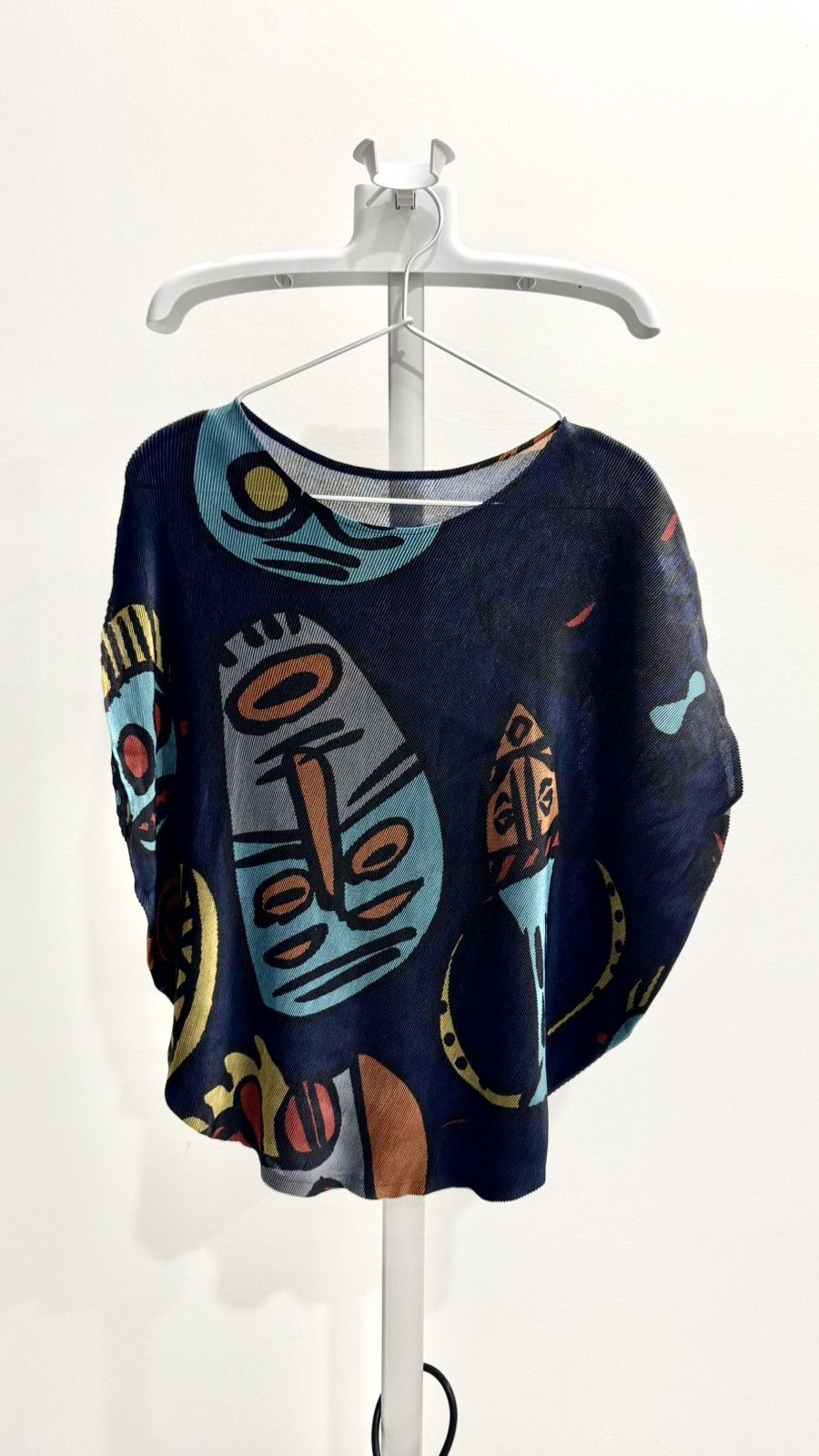 Pleats Please Issey Miyake Pleats Please Issey Miyake Mask Printed Top Size M / US 6-8 / IT 42-44 - 1 Thumbnail