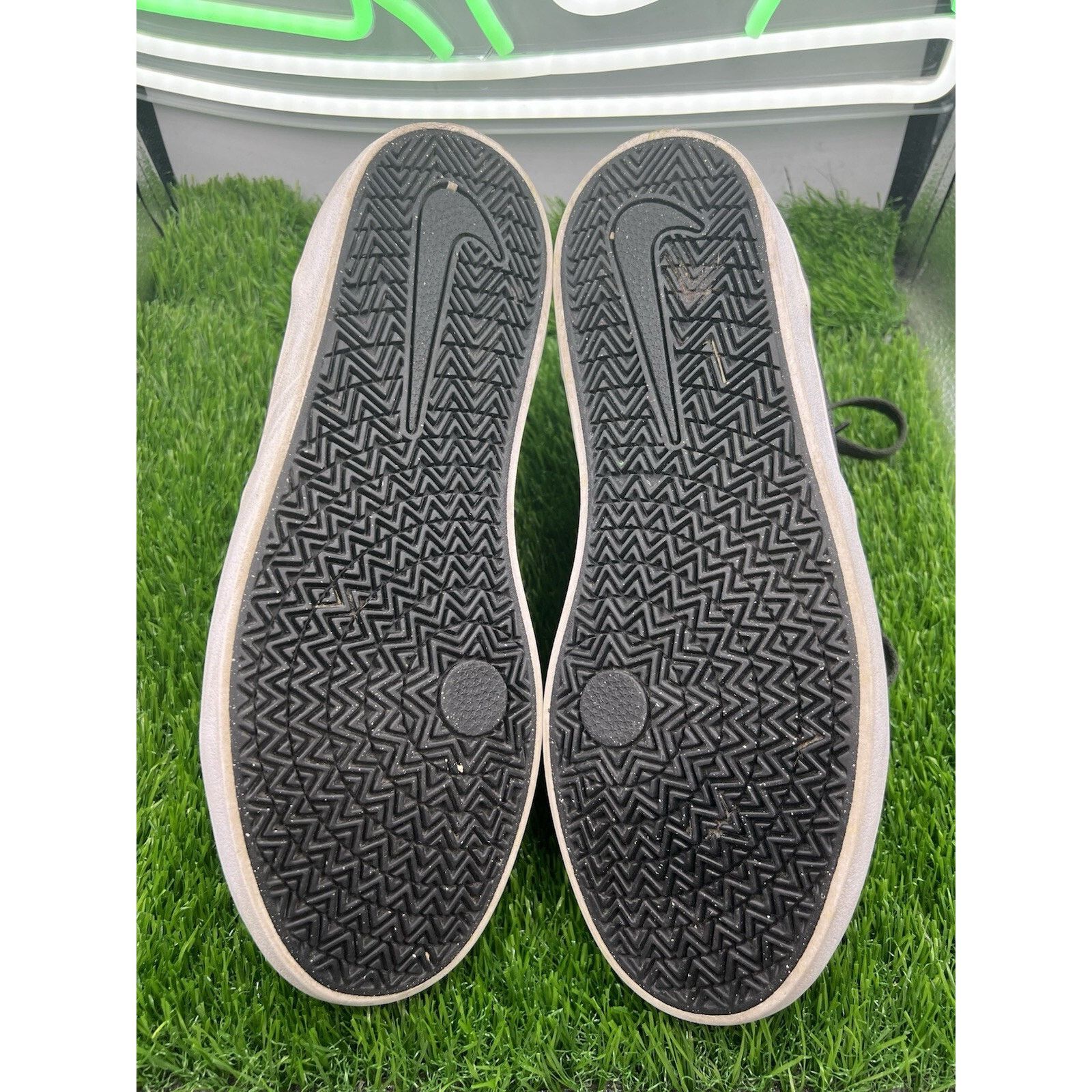 Nike Nike SB Check Solar Canvas Olive Green Men’s Size 8 Size US 8 / EU 41 - 7 Thumbnail