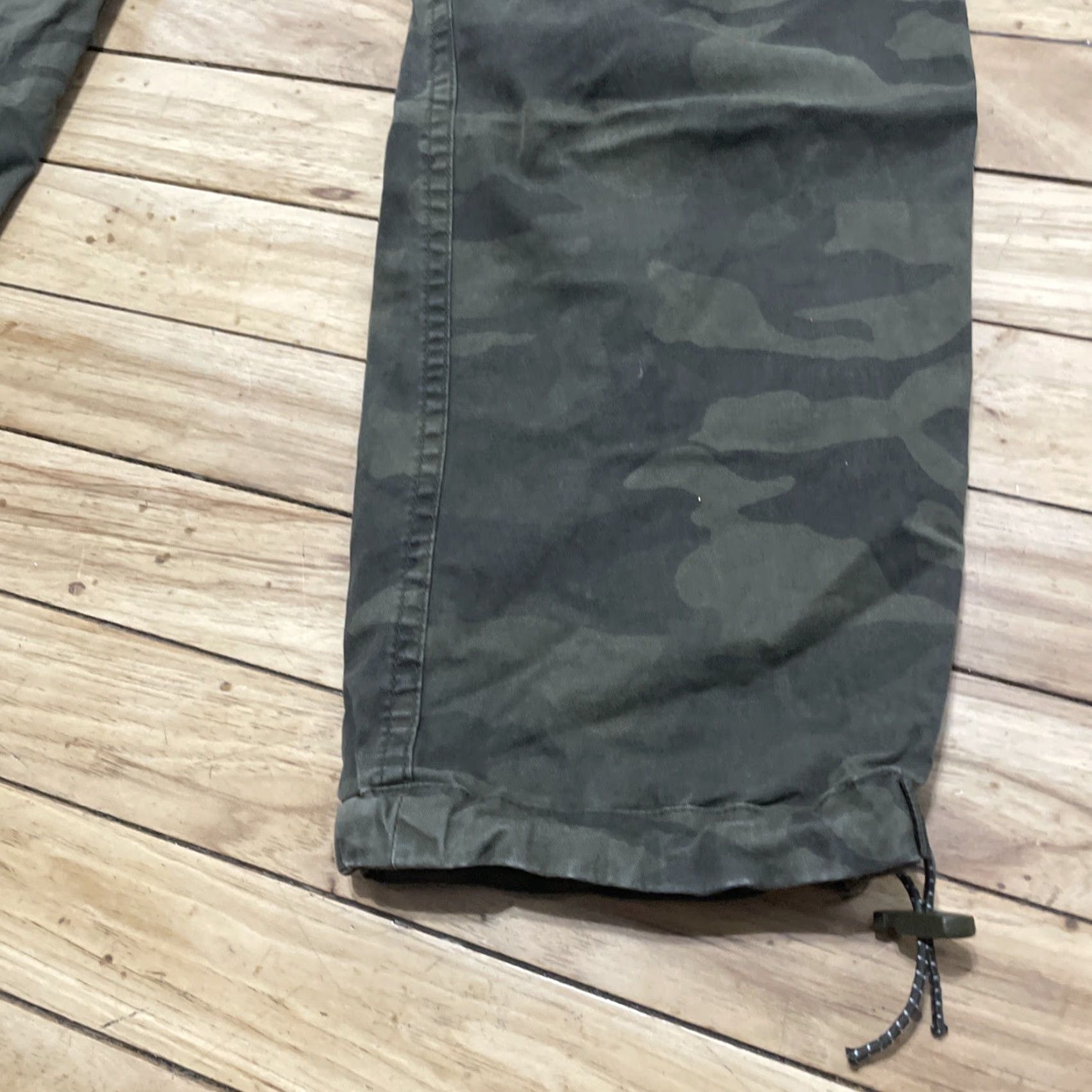 Abercrombie & Fitch VINTAGE Abercrombie & Fitch Military Camo Cargo Pants Men 36x32 Slim Straight Green Camouflage Cargo Pocket Zip Navy? Size US 36 / EU 52 - 7 Thumbnail