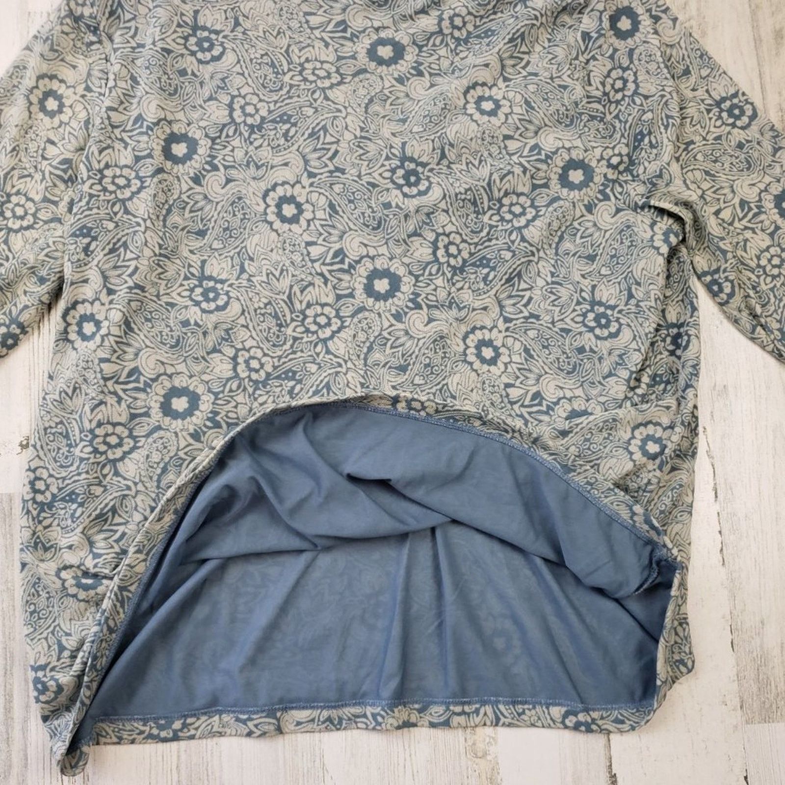 Other Liz Claiborne Blue Beige Floral Print Half Sleeve V-Neck Top Size ONE SIZE - 9 Thumbnail