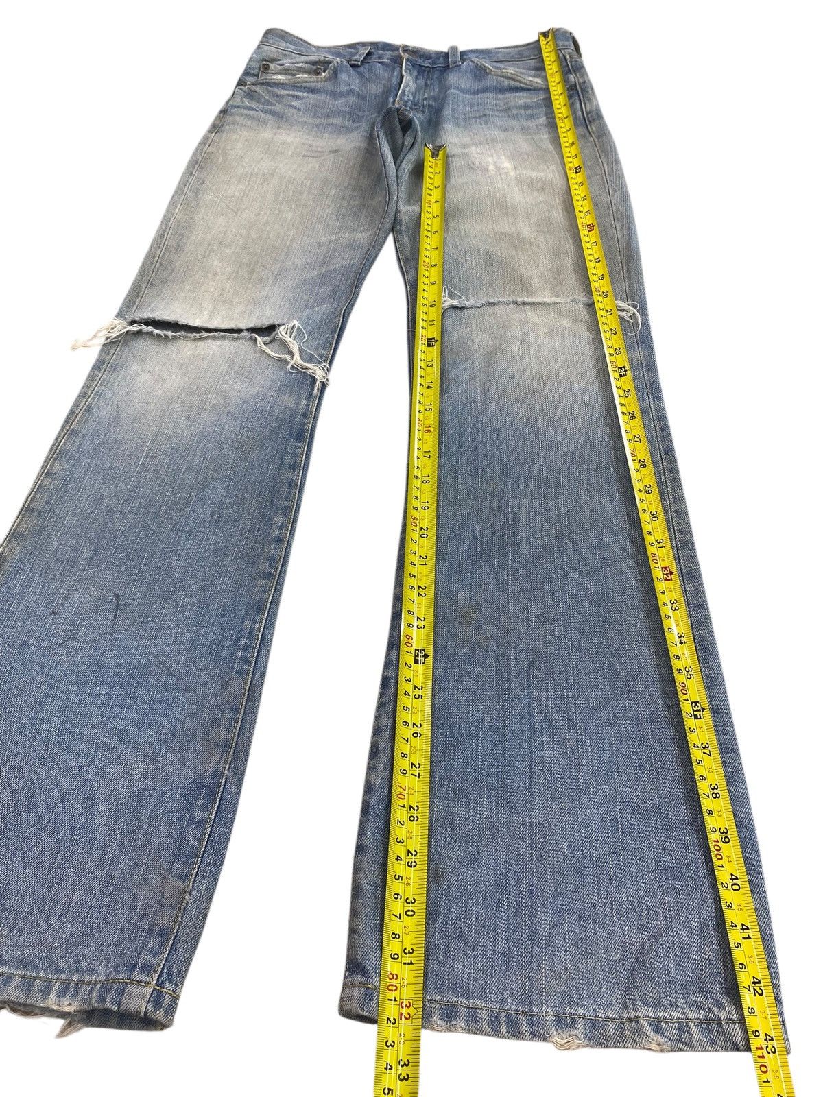 Levi's Vintage Levi’s Ripped Faded Wash Style Flare Jeans Size US 32 / EU 48 - 6 Thumbnail