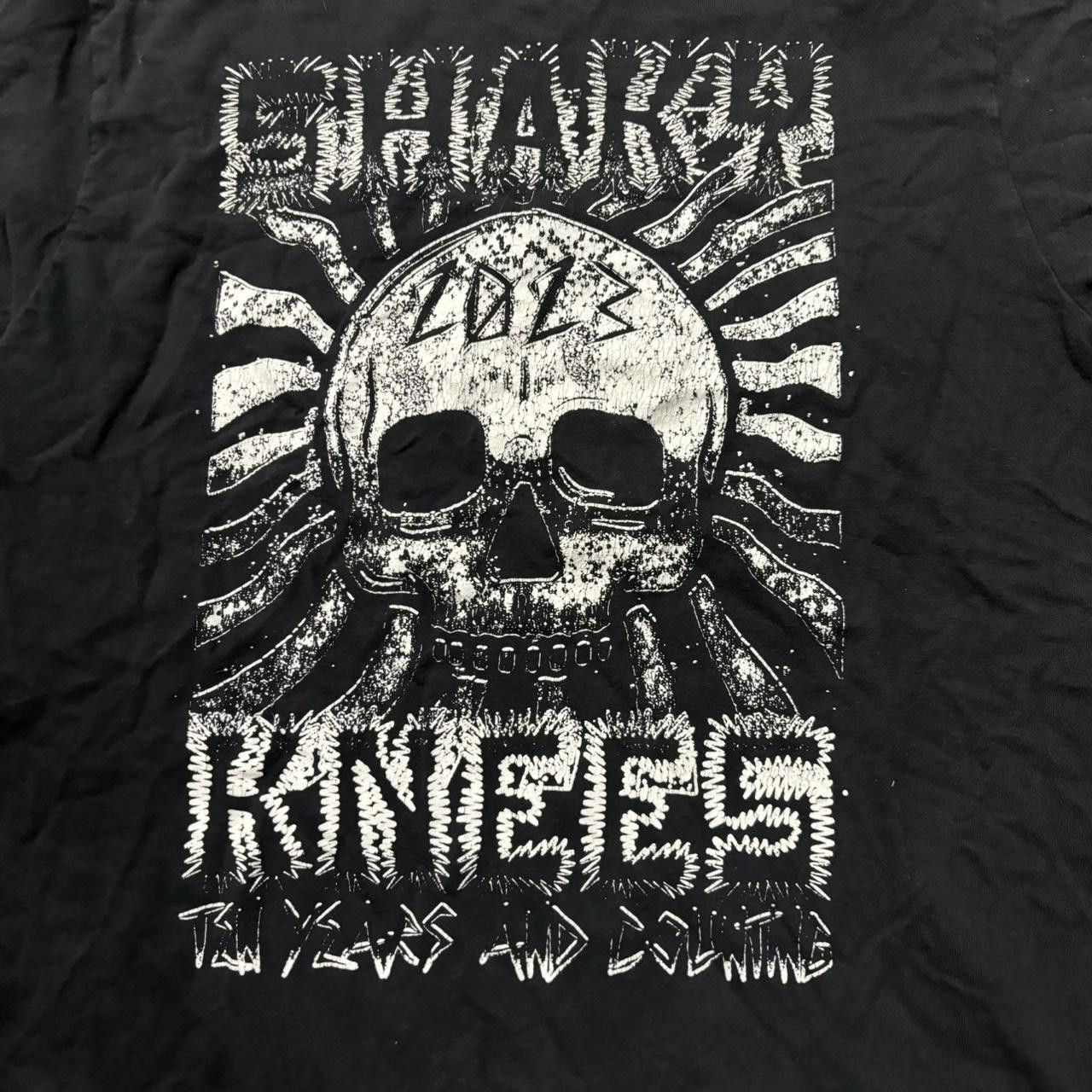 Band Tees × Vintage Crazy Vintage Y2K/2000s Grunge “Shaky Knees” Music Festival Rock Band Skull Graphic Tee! Size US S / EU 44-46 / 1 - 3 Thumbnail