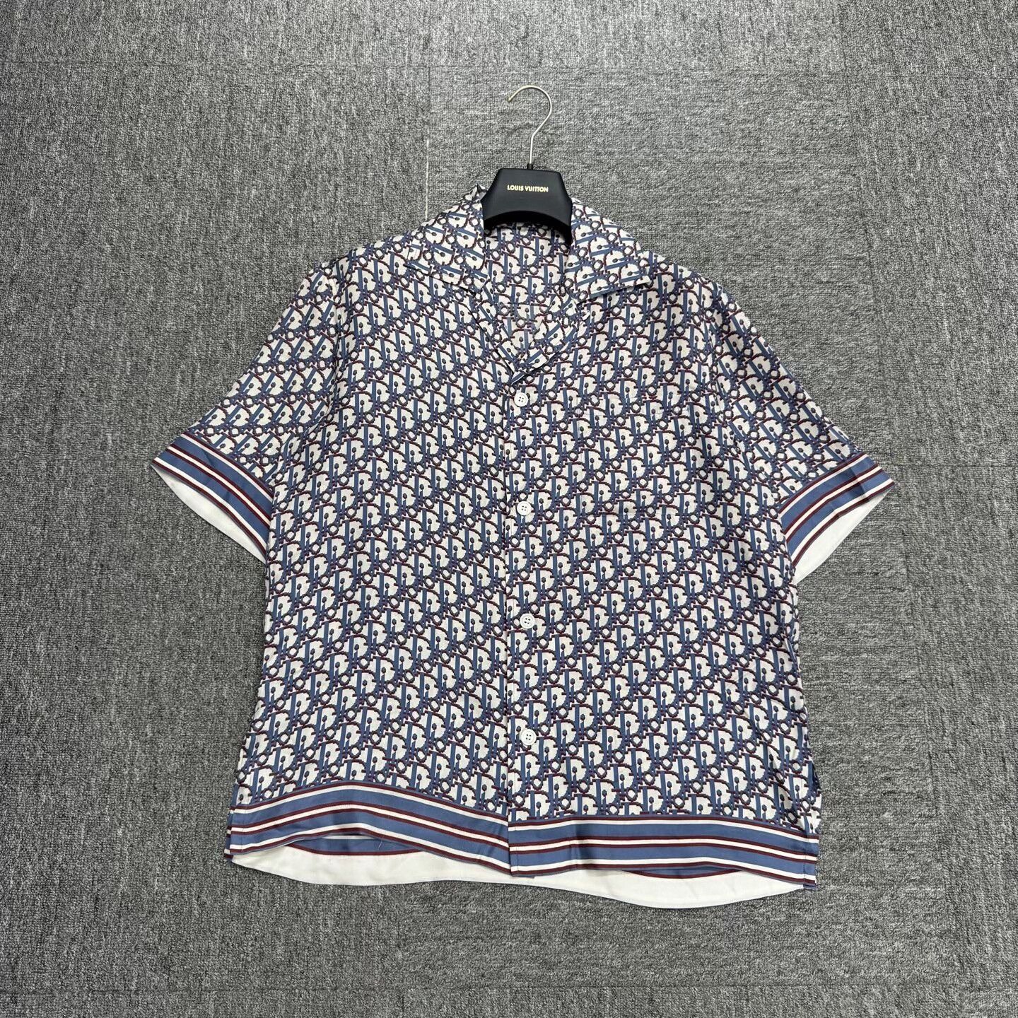 Dior Dior Printed Short Sleeve Silk Shirt. Size US M / EU 48-50 / 2 - 1 Thumbnail