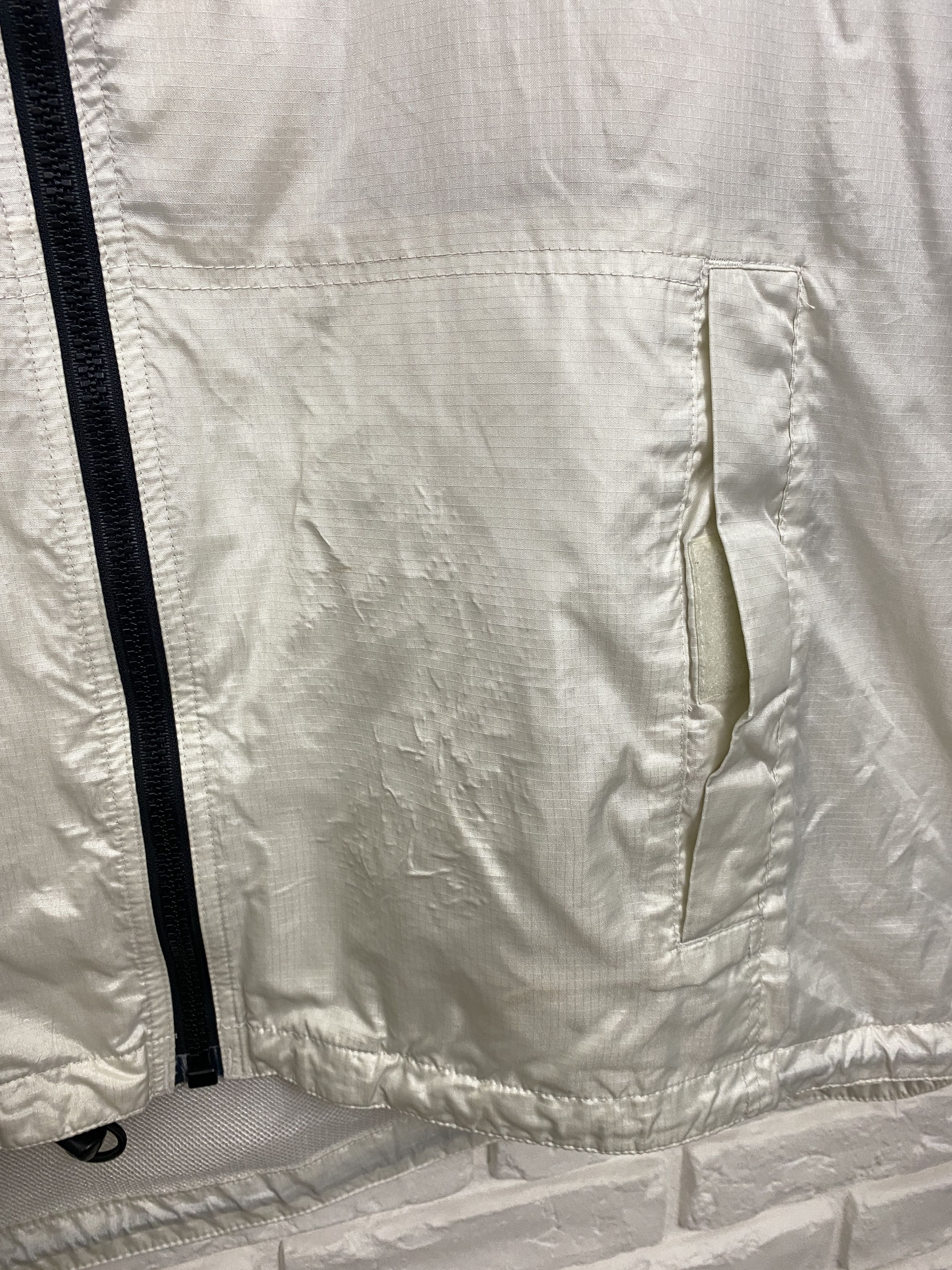 Tommy Hilfiger Tommy Hilfiger Nylon Jacket Hooded Windrunner Logo Size XL Size US XL / EU 56 / 4 - 5 Thumbnail