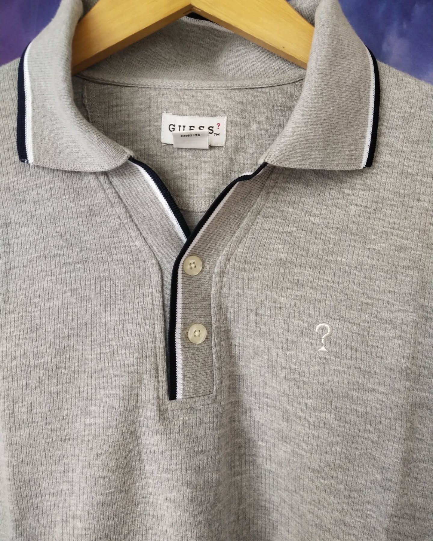 Guess 2000s GUESS Jeans Polo Shirt Grey Vintage Size US L / EU 52-54 / 3 - 2 Thumbnail