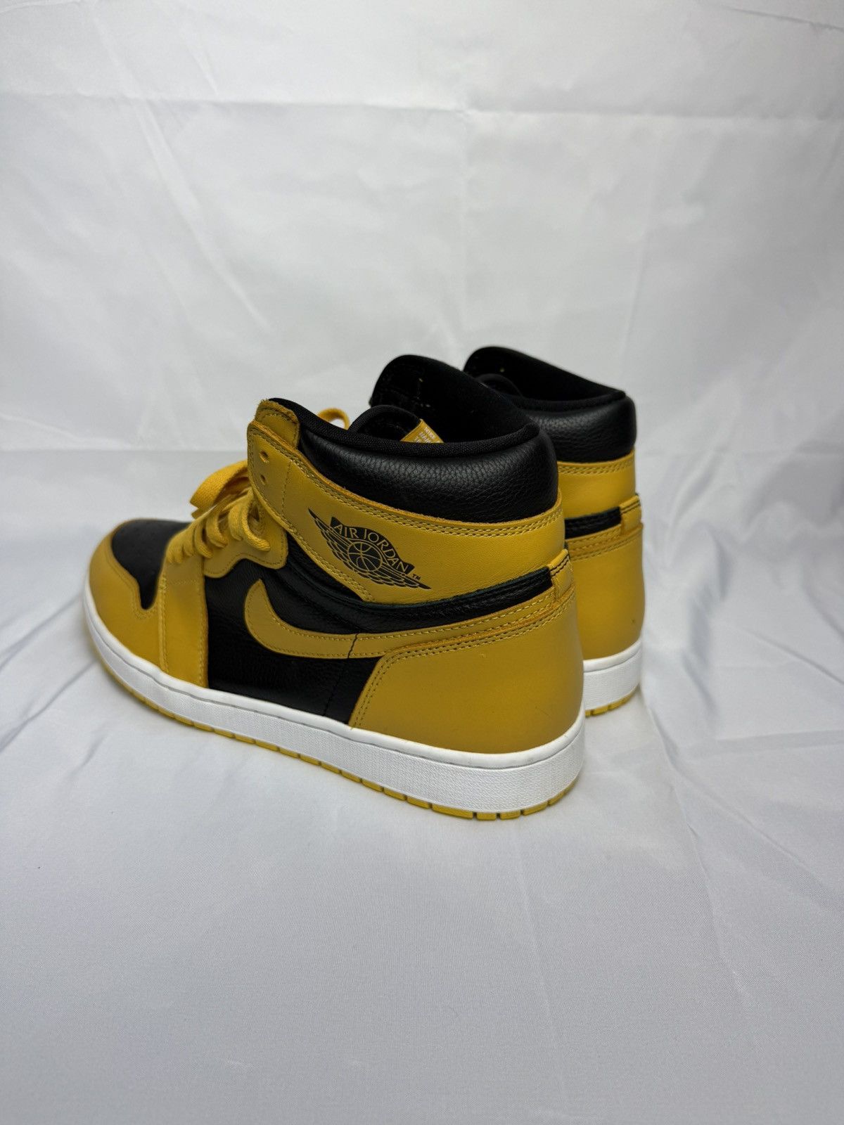 Nike Air Jordan 1 OG High “Pollen” Size US 13 / EU 46 - 3 Thumbnail