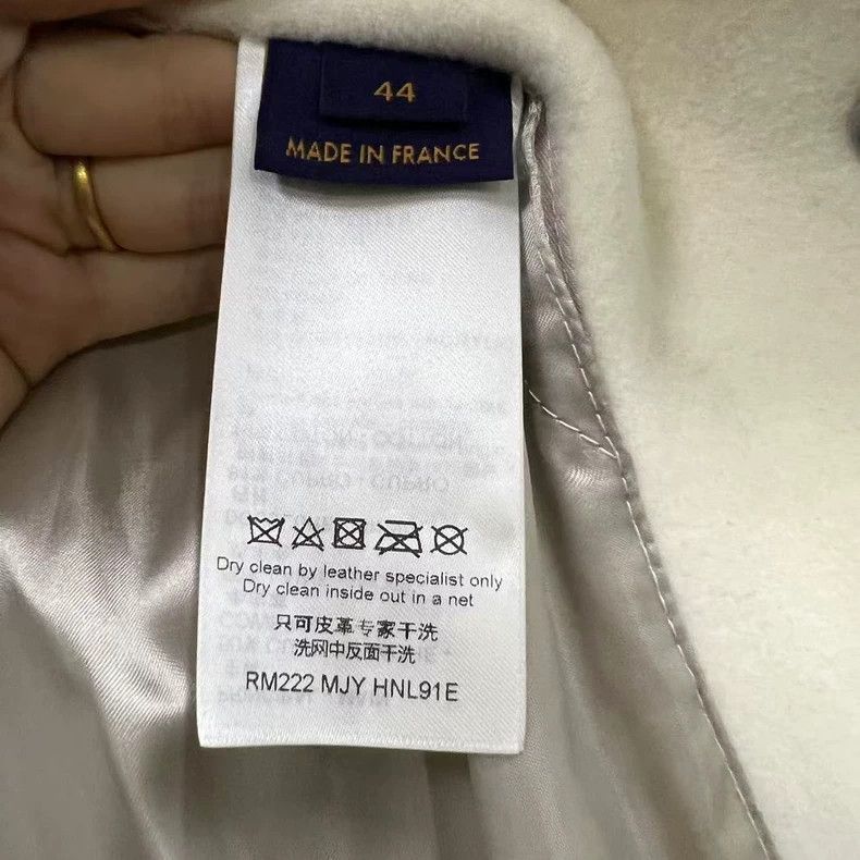 Louis Vuitton Louis Vuitton Bugs Bunny baseball jacket 2501-Nextarrow Size US S / EU 44-46 / 1 - 4 Thumbnail