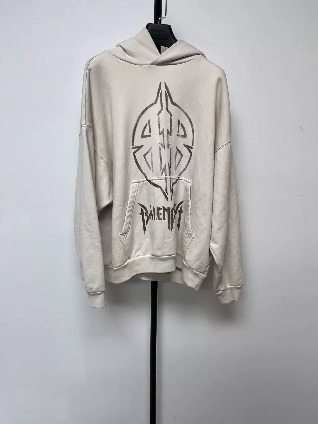 Balenciaga balenciaga beige hoodie with logo print Size S / US 4 / IT 40 - 1 Thumbnail