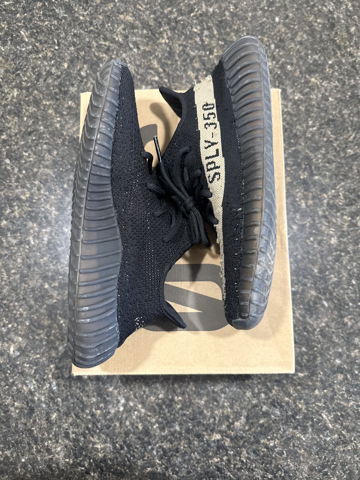 Yeezy YEEZY BOOST 350 CORE GREEN V2 Size US 8 / EU 41 - 6 Thumbnail
