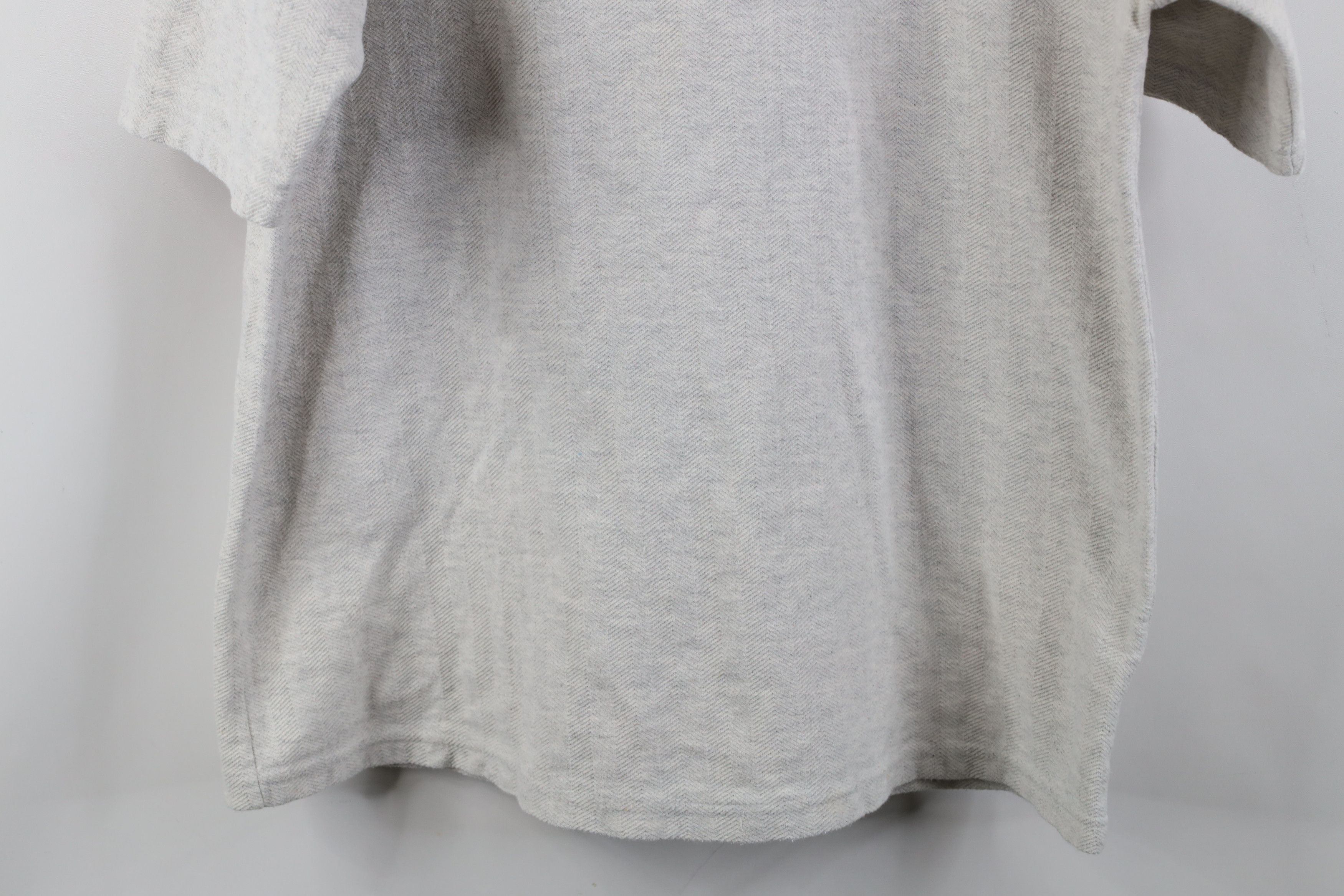 Vintage Vintage 90s Streetwear Herringbone Shooting T-Shirt Gray USA Size US L / EU 52-54 / 3 - 11 Thumbnail