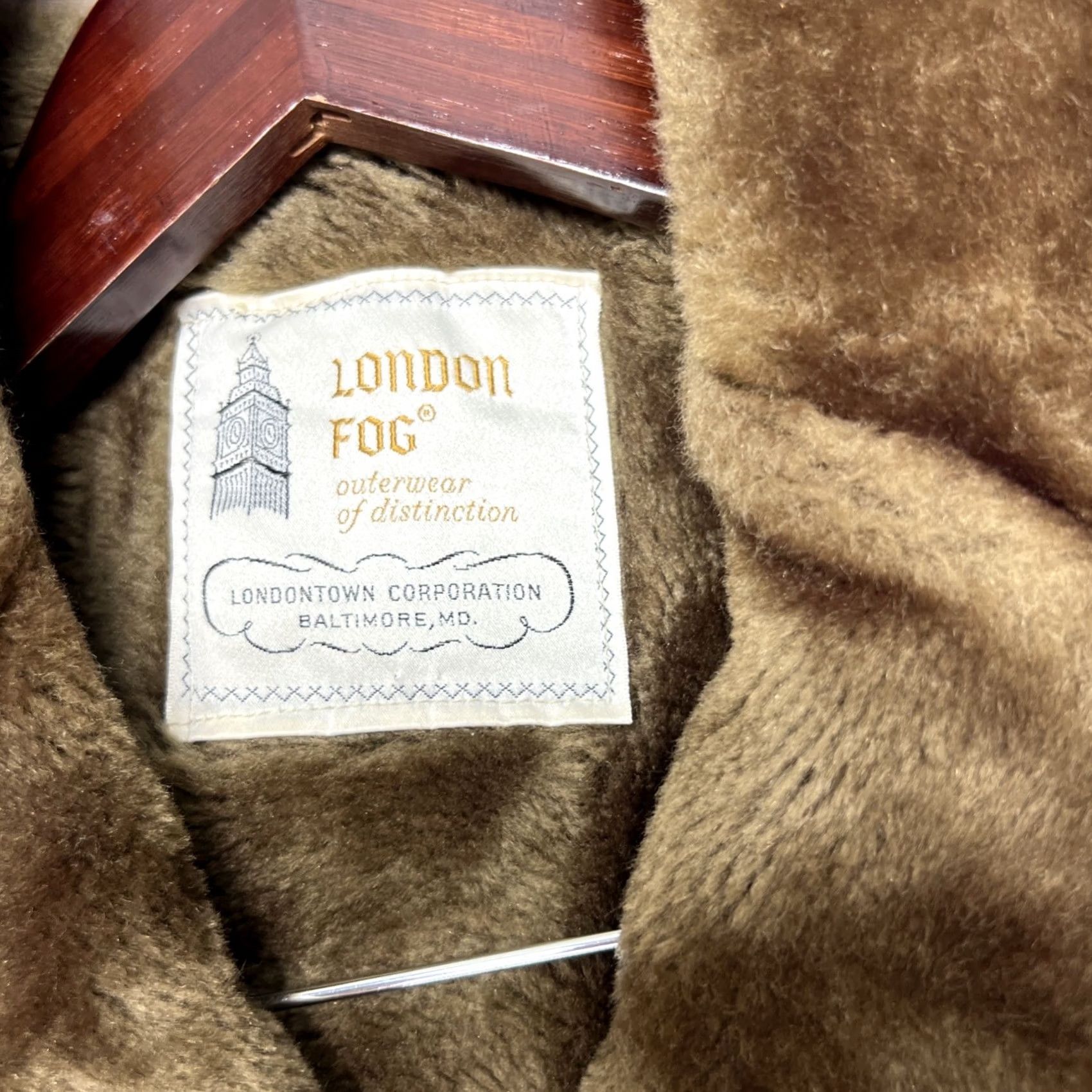 London Fog VINTAGE London Fog Coat Trench Coat Women’s M Beige Faux Fur Lined Belted Size M / US 6-8 / IT 42-44 - 7 Thumbnail