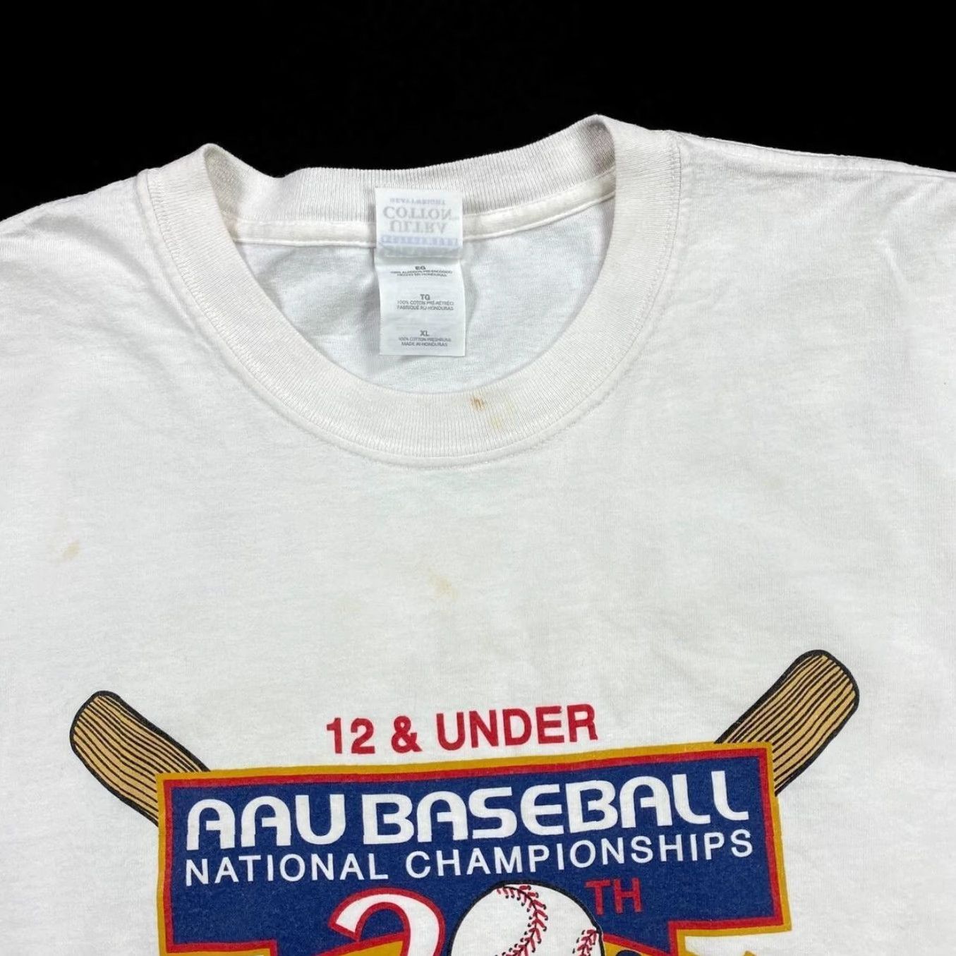 Gildan Vintage AAU Baseball (2003) “National Championships” College Graphic T-Shirt XL White Mens Size US XL / EU 56 / 4 - 4 Thumbnail