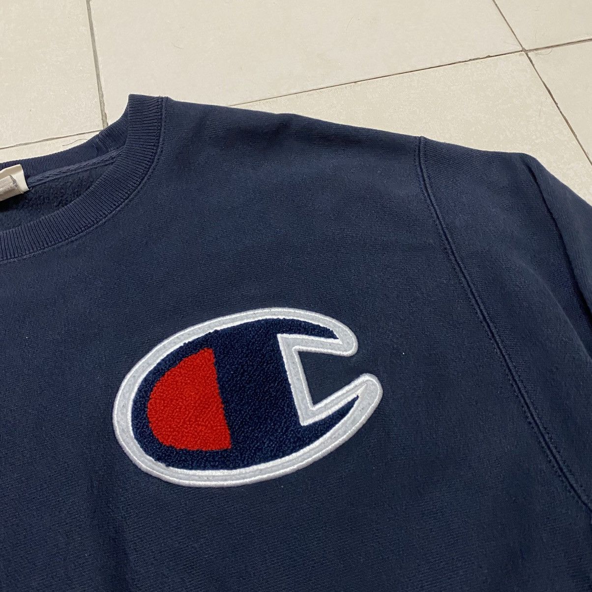 Champion Vintage Distressed Champion Big Logo Reverse Weave Size US L / EU 52-54 / 3 - 7 Thumbnail