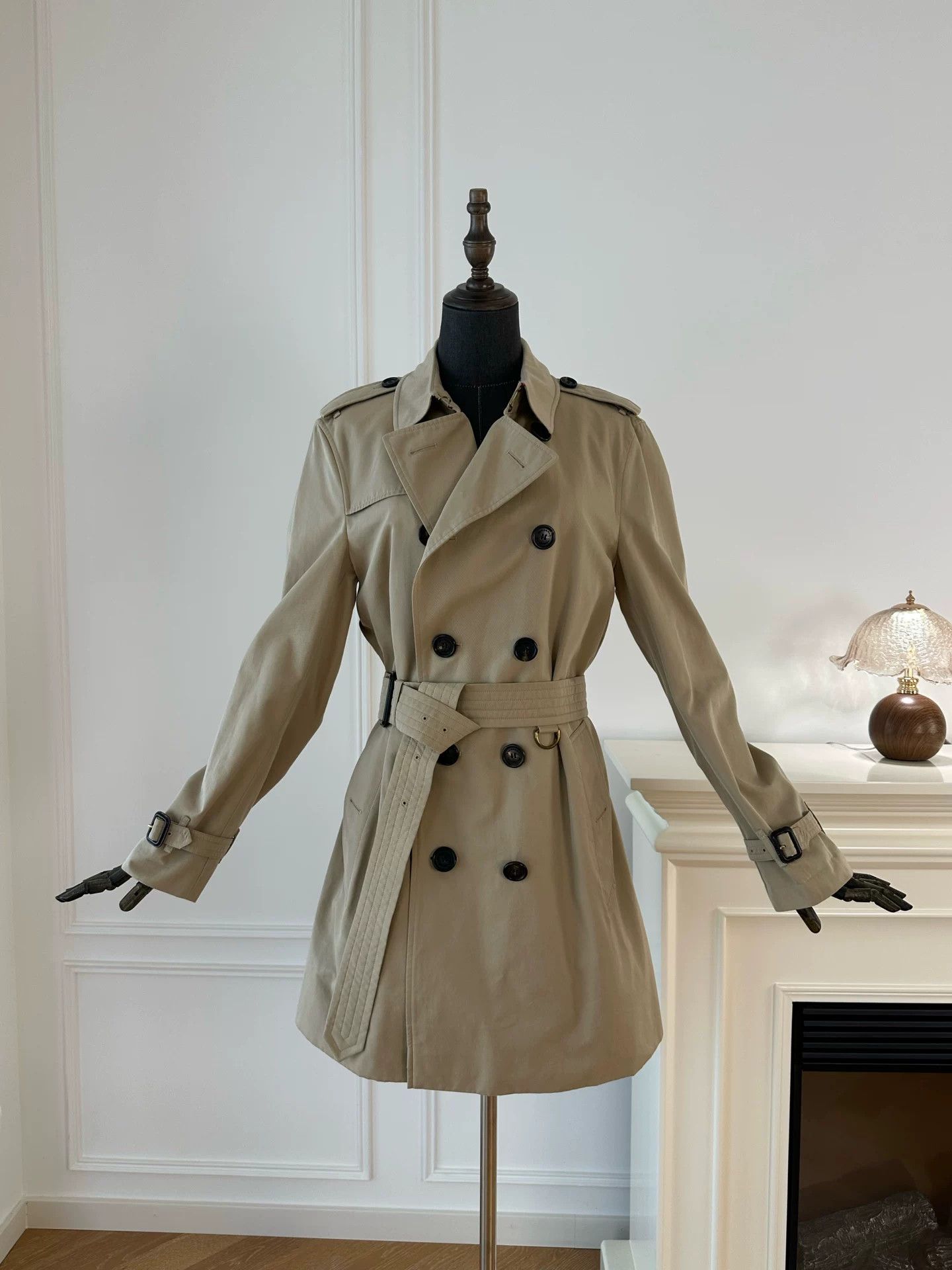 Burberry Burberry Chelsea Double-Breasted Trench Coat Size US XL / EU 56 / 4 - 1 Thumbnail