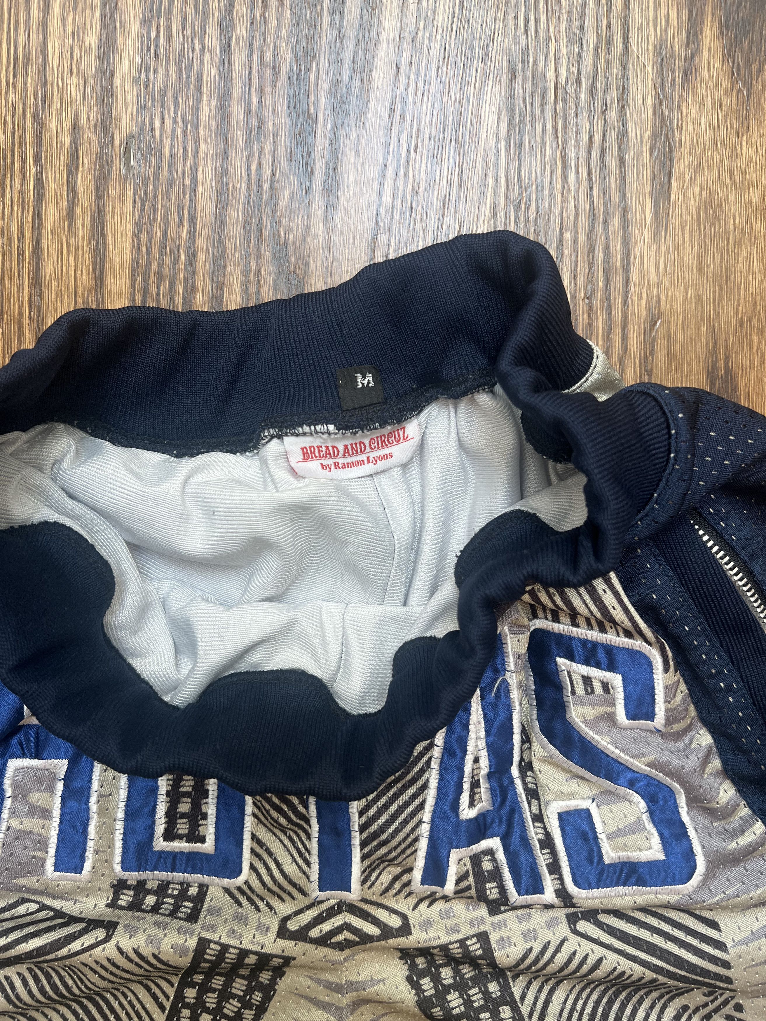 Other Vintage Georgetown Hoyas Shorts - Men's Medium Size US 32 / EU 48 - 2 Thumbnail