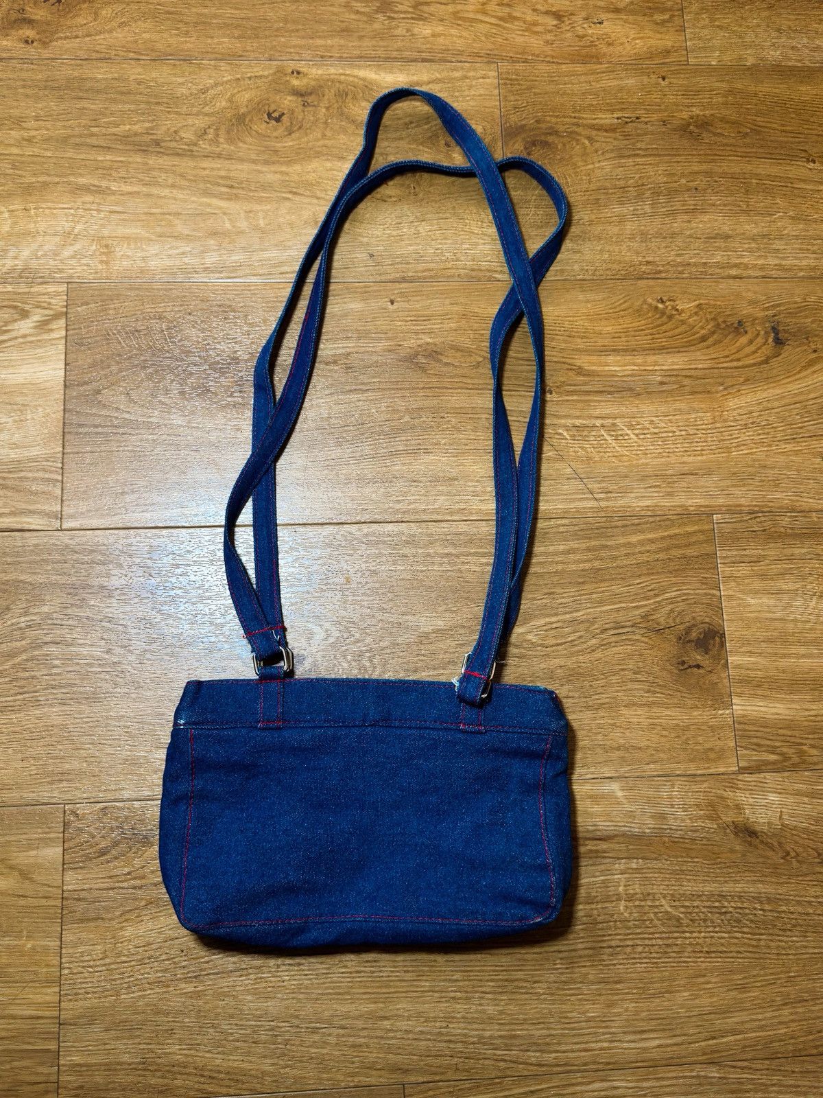 Moschino Vintage Moschino Jeans Heart Motif Crossbody Denim Bag Size ONE SIZE - 5 Thumbnail
