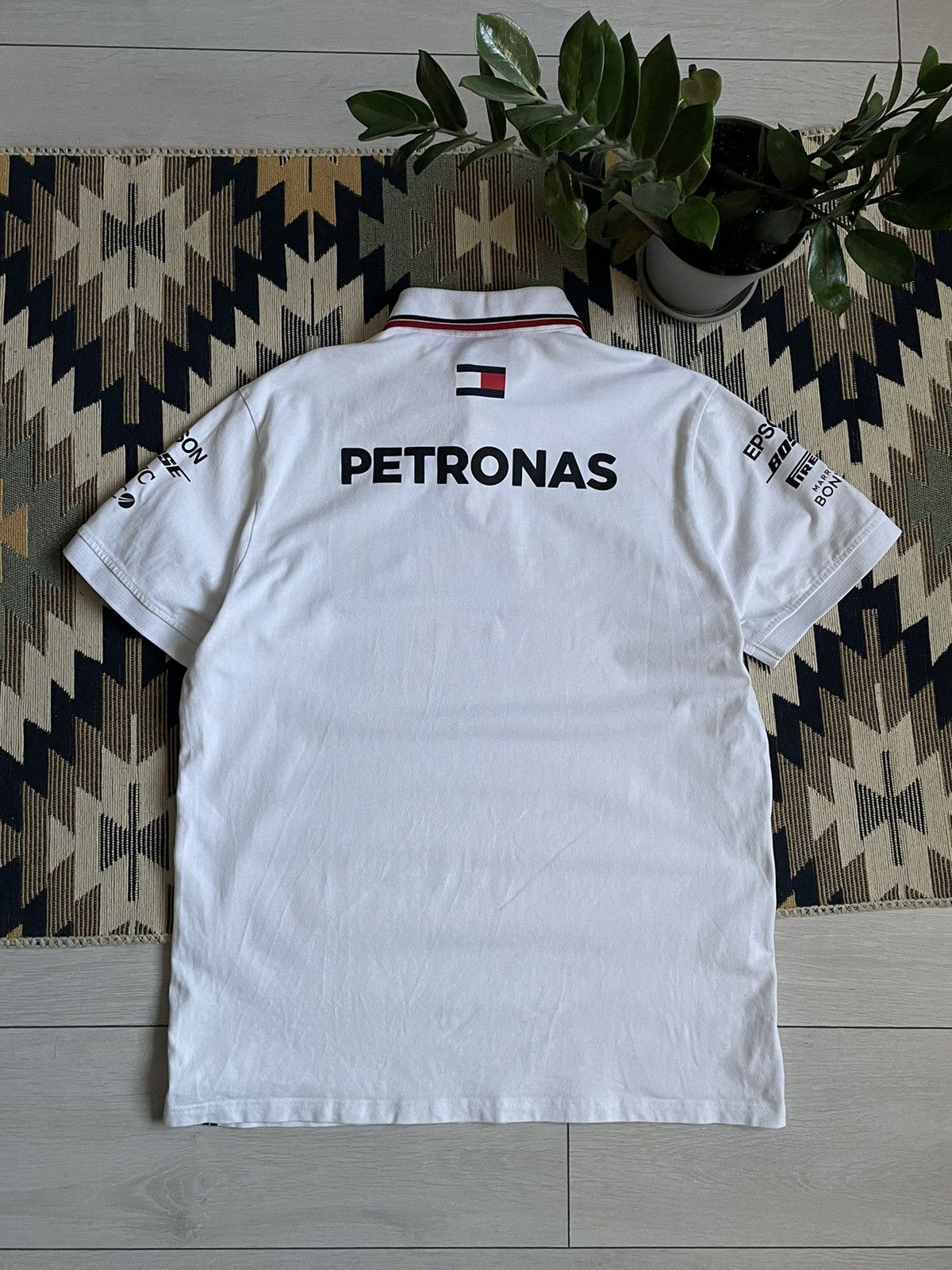 Tommy Hilfiger Mercedes Benz AMG Petronas Motosport T-shirt Size US XL / EU 56 / 4 - 2 Thumbnail
