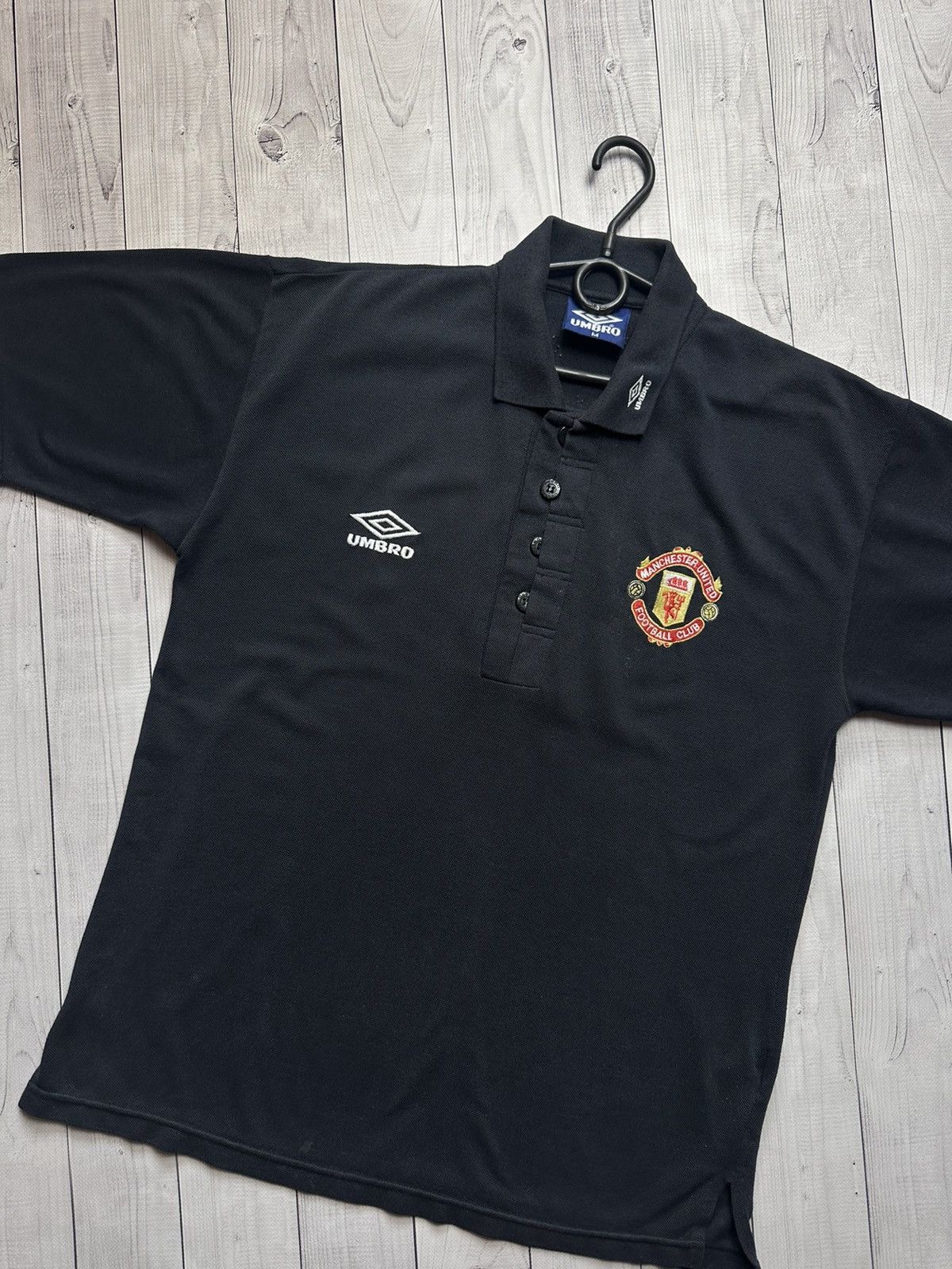 Umbro × Vintage Vintage Umbro soccer jersey Manchester United size M Size US M / EU 48-50 / 2 - 2 Thumbnail
