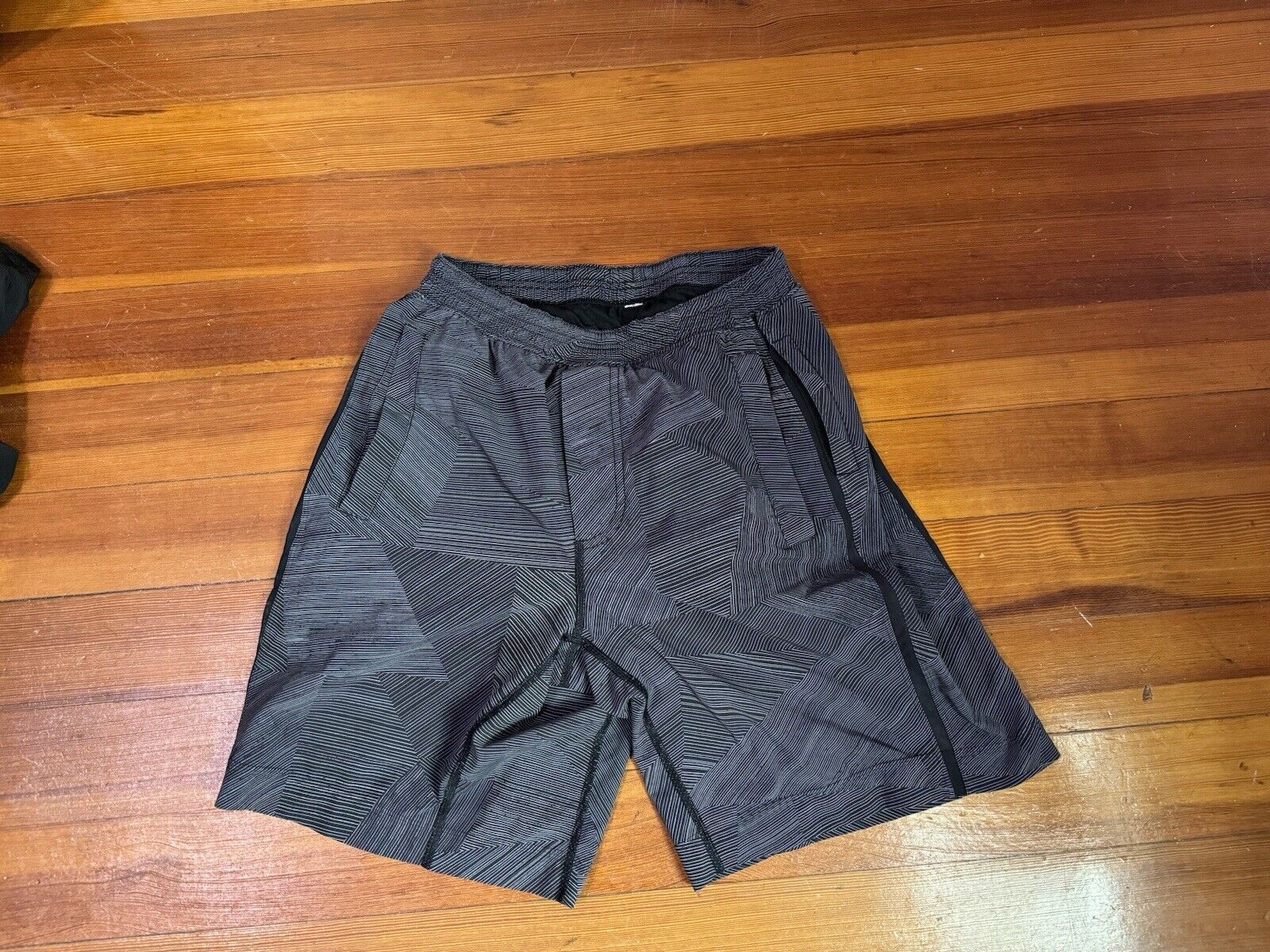 Lululemon Lululemon Pace Breaker Shorts Lined 9" Etch Light Cast Black Size US 30 / EU 46 - 2 Thumbnail