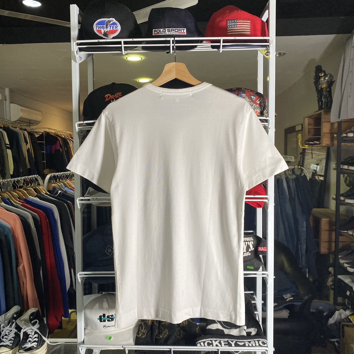 Comme des Garcons White Comme Des Garcons Play Tee with Red Heart Logo Size US S / EU 44-46 / 1 - 2 Thumbnail