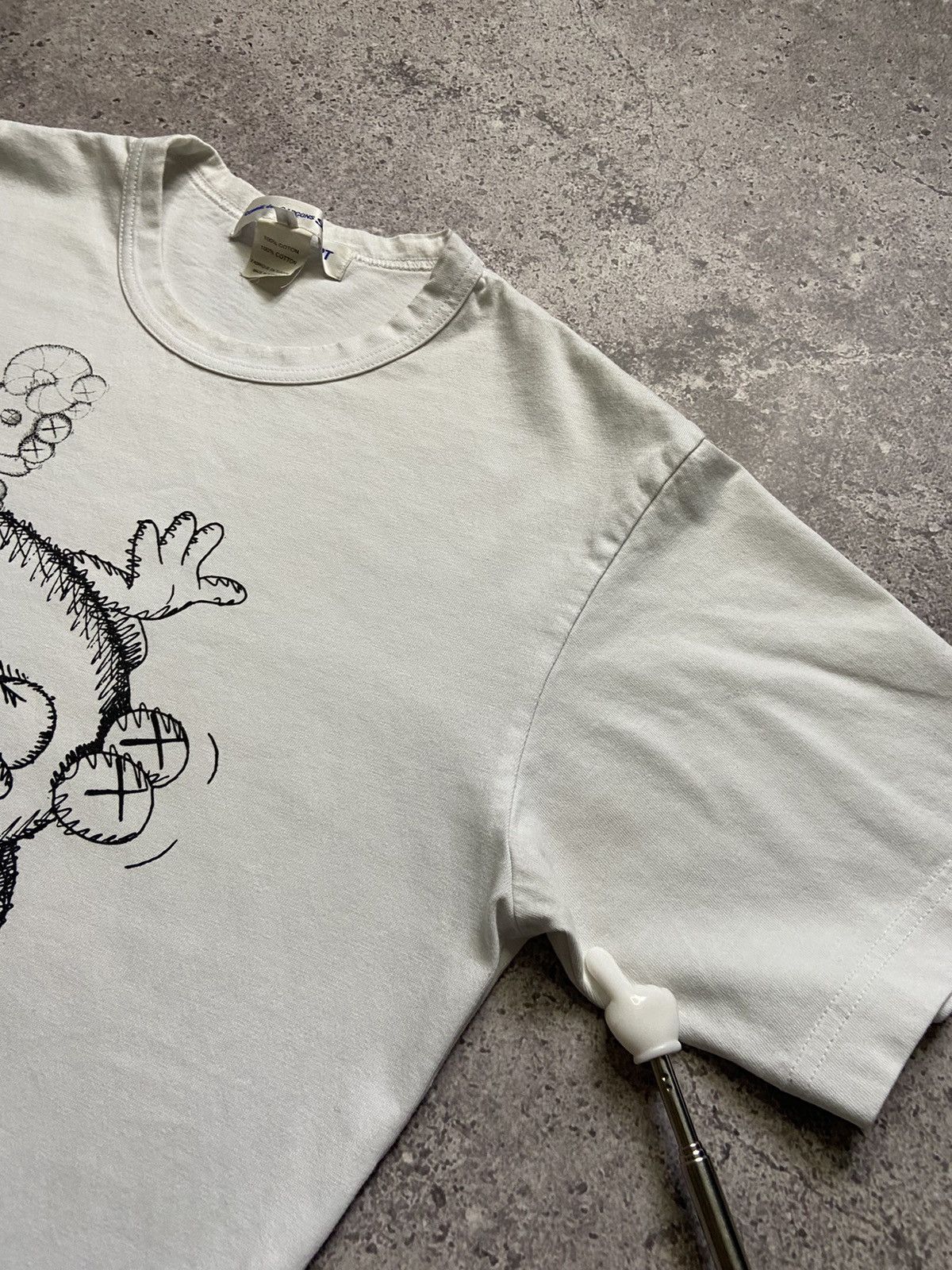 Comme des Garcons CDG Shirt x Kaws Edition Logo Tee White Medium Size US M / EU 48-50 / 2 - 6 Thumbnail
