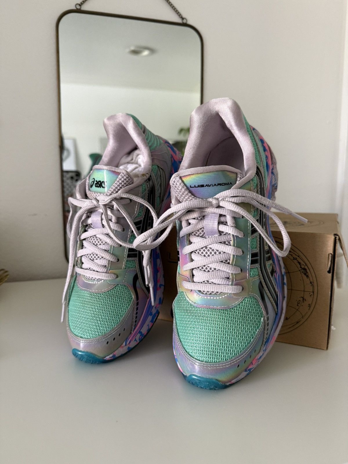Asics ASICS x Luisaviaroma Gel Kyrios Size:6.5 Color:Iridescent Size US 6.5 / EU 39-40 - 12 Thumbnail