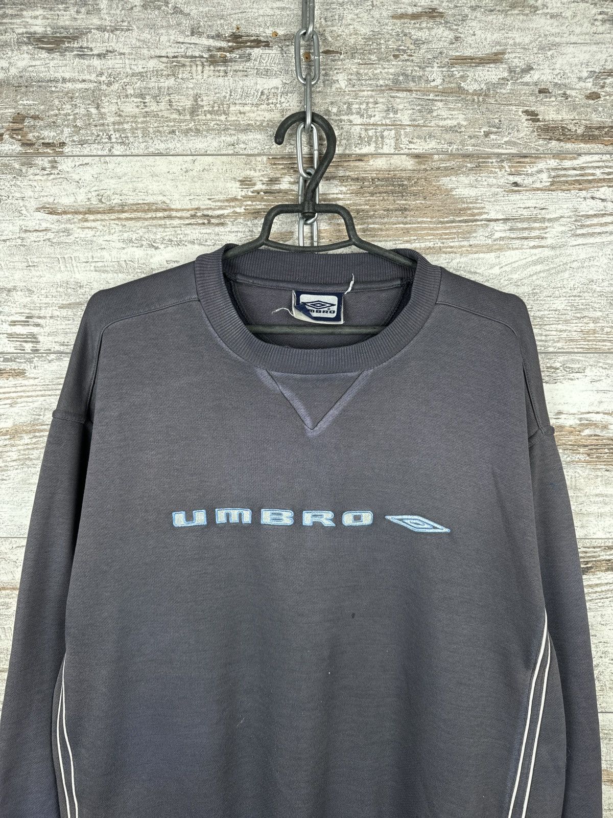 Umbro × Vintage Mens Vintage Umbro distressed sweatshirt big logo y2k rare Size US L / EU 52-54 / 3 - 3 Thumbnail