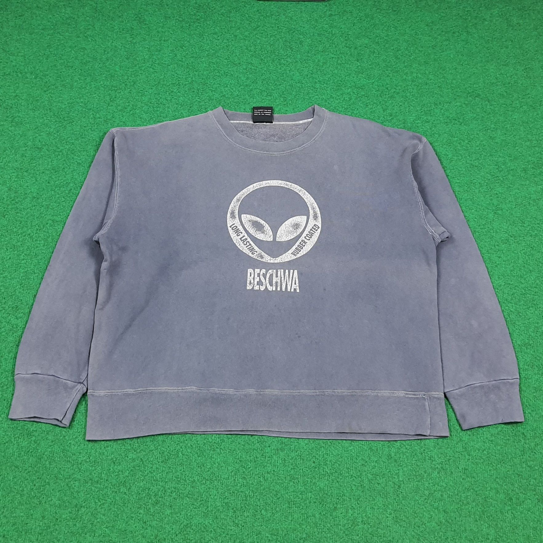 Vintage Vintage 90s Beschwa Alien Barker Nevada Sweatshirt C288N19 Size US L / EU 52-54 / 3 - 1 Thumbnail