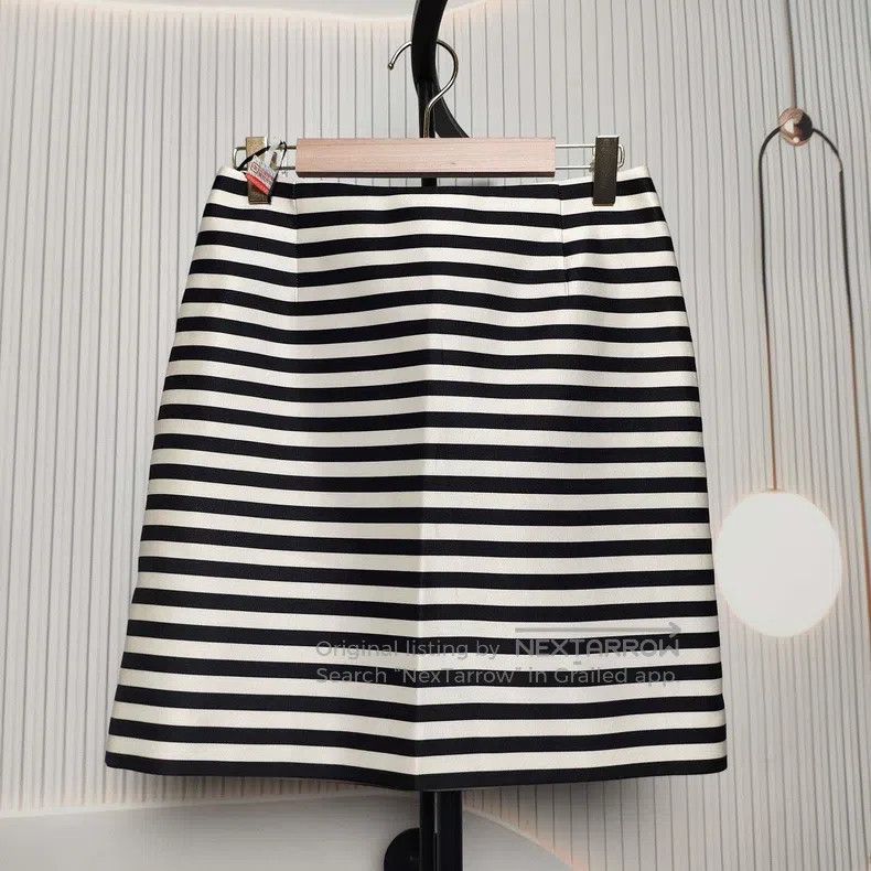 Louis Vuitton Louis Vuitton Black and white striped skirt Size 35" - 1 Thumbnail
